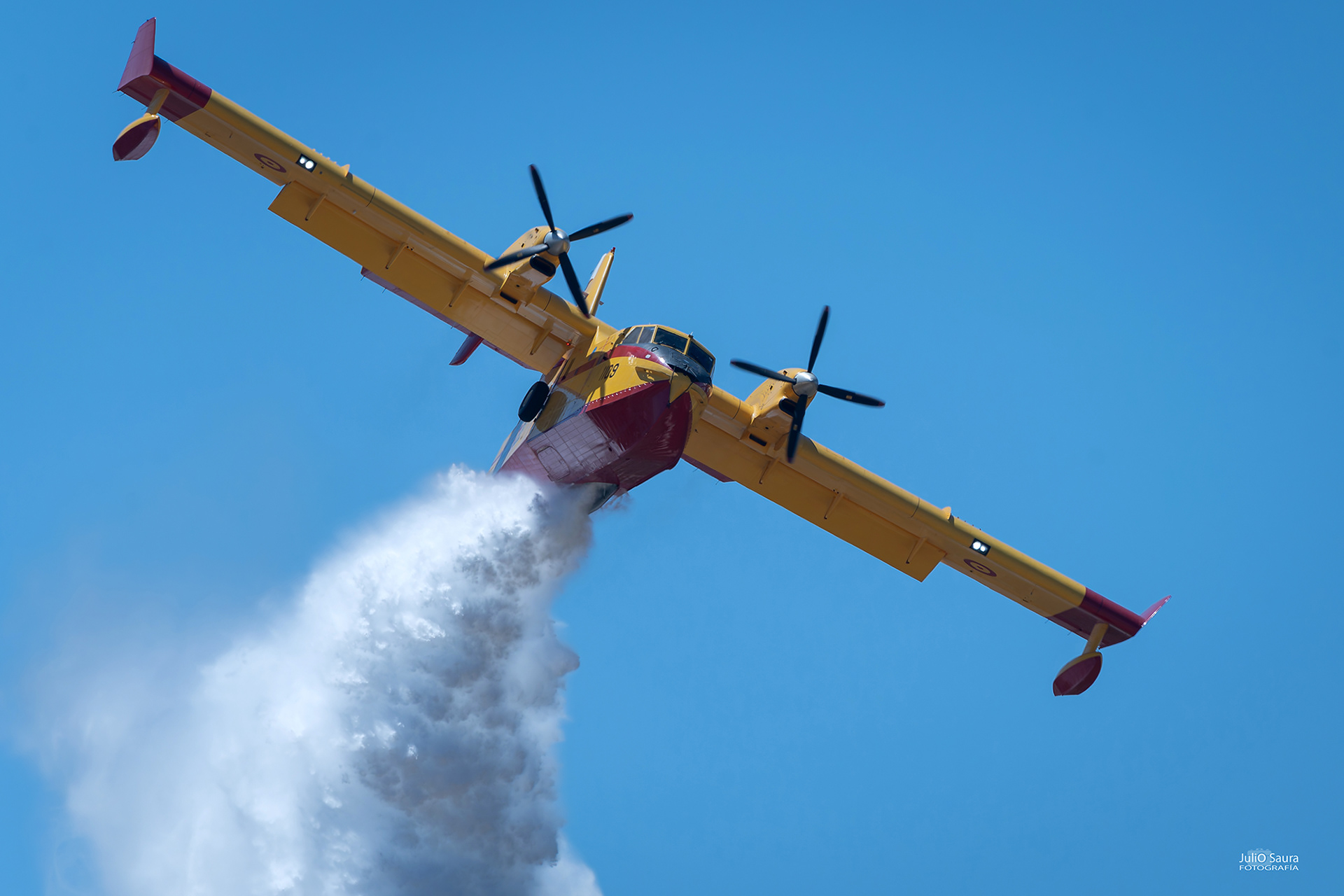 Canadair CL-415