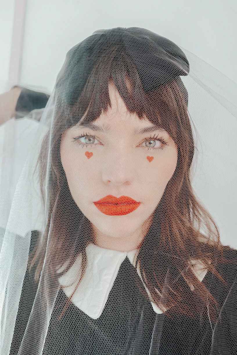 Campaign Juli Santini Officiel | Sele Sauer