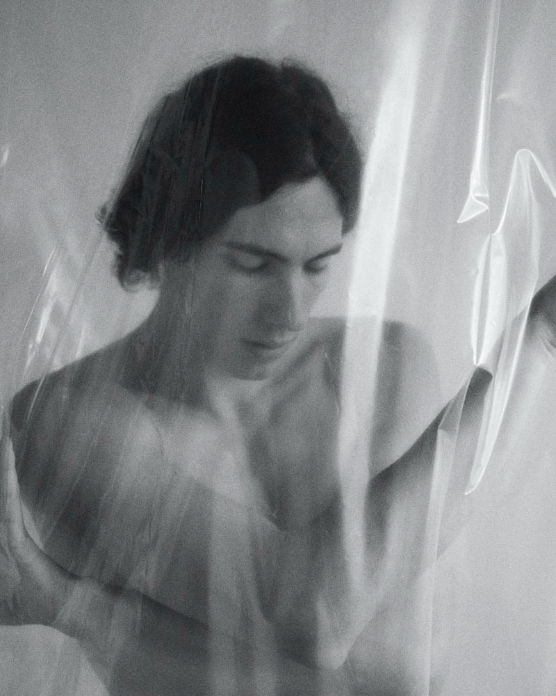 Lau Comet, Adon Management Agency