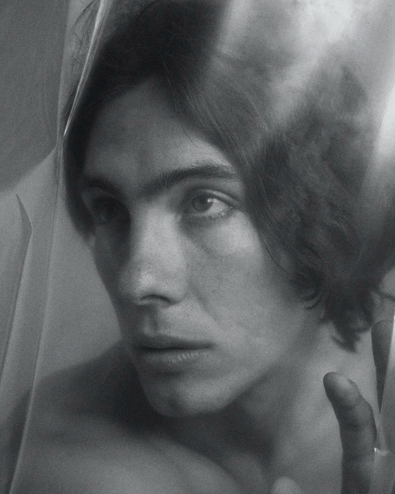 Lau Comet, Adon Management Agency