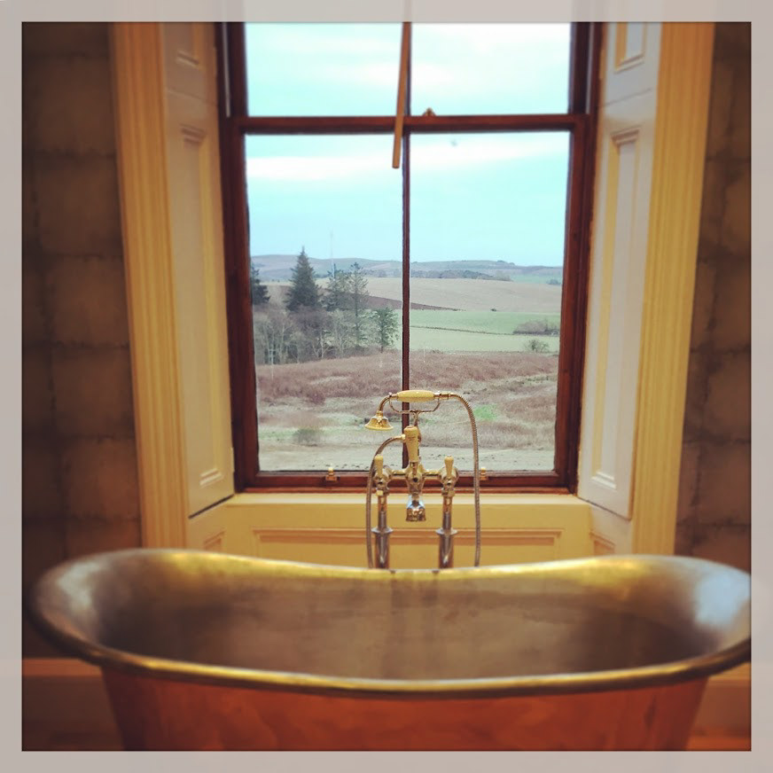 AFTER - Copper bath with a view