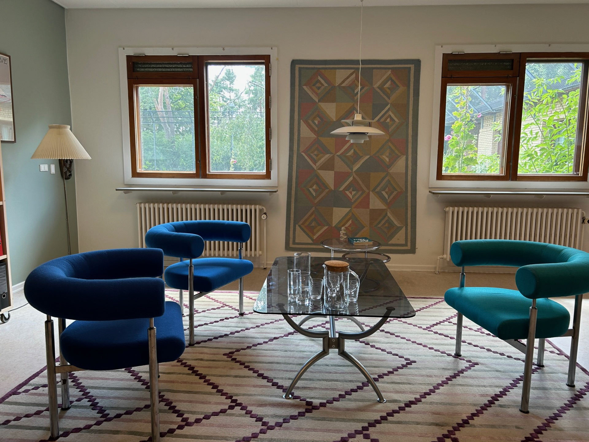 1990's Couples Therapy, Office room