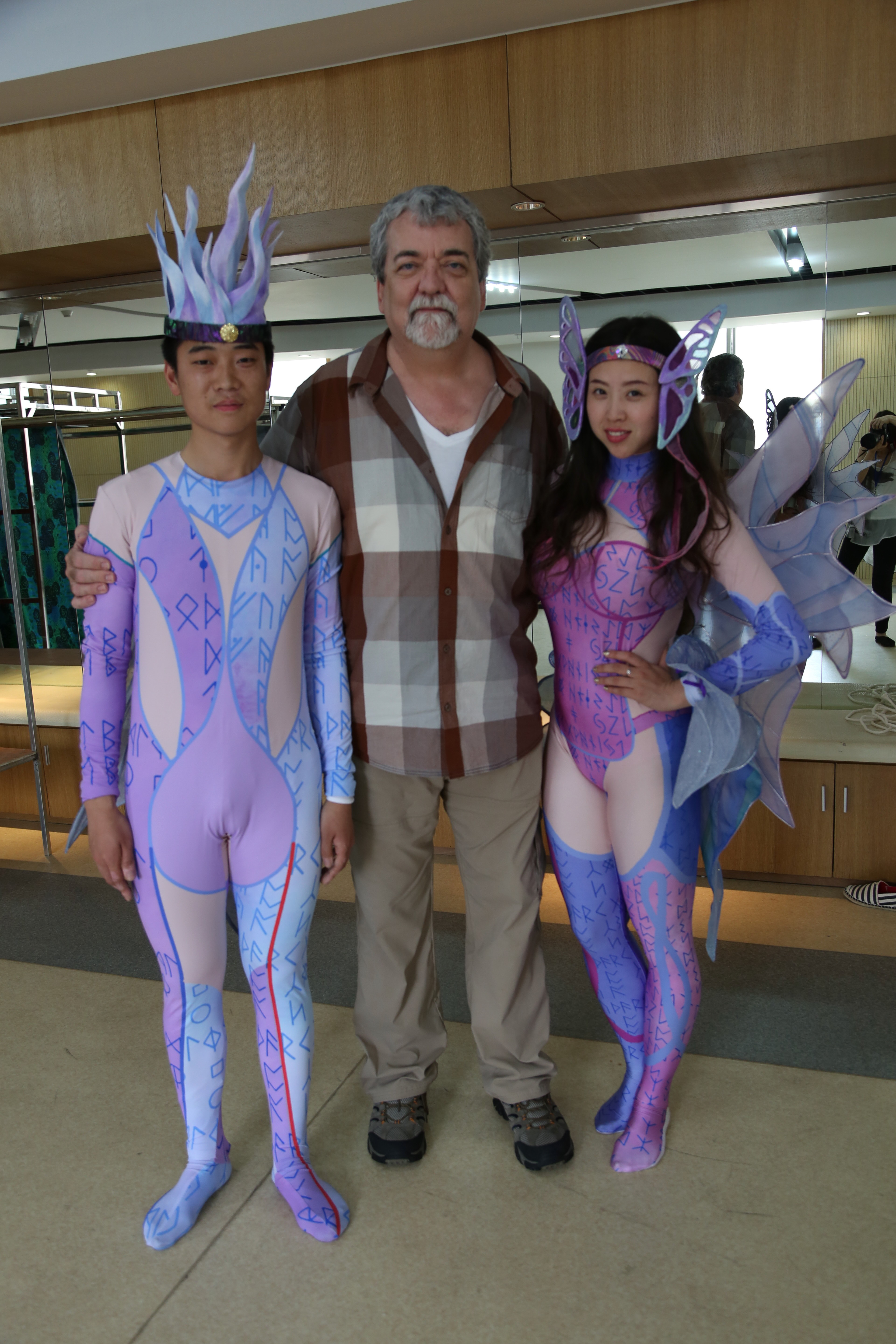 Cast members of 'Illusions'