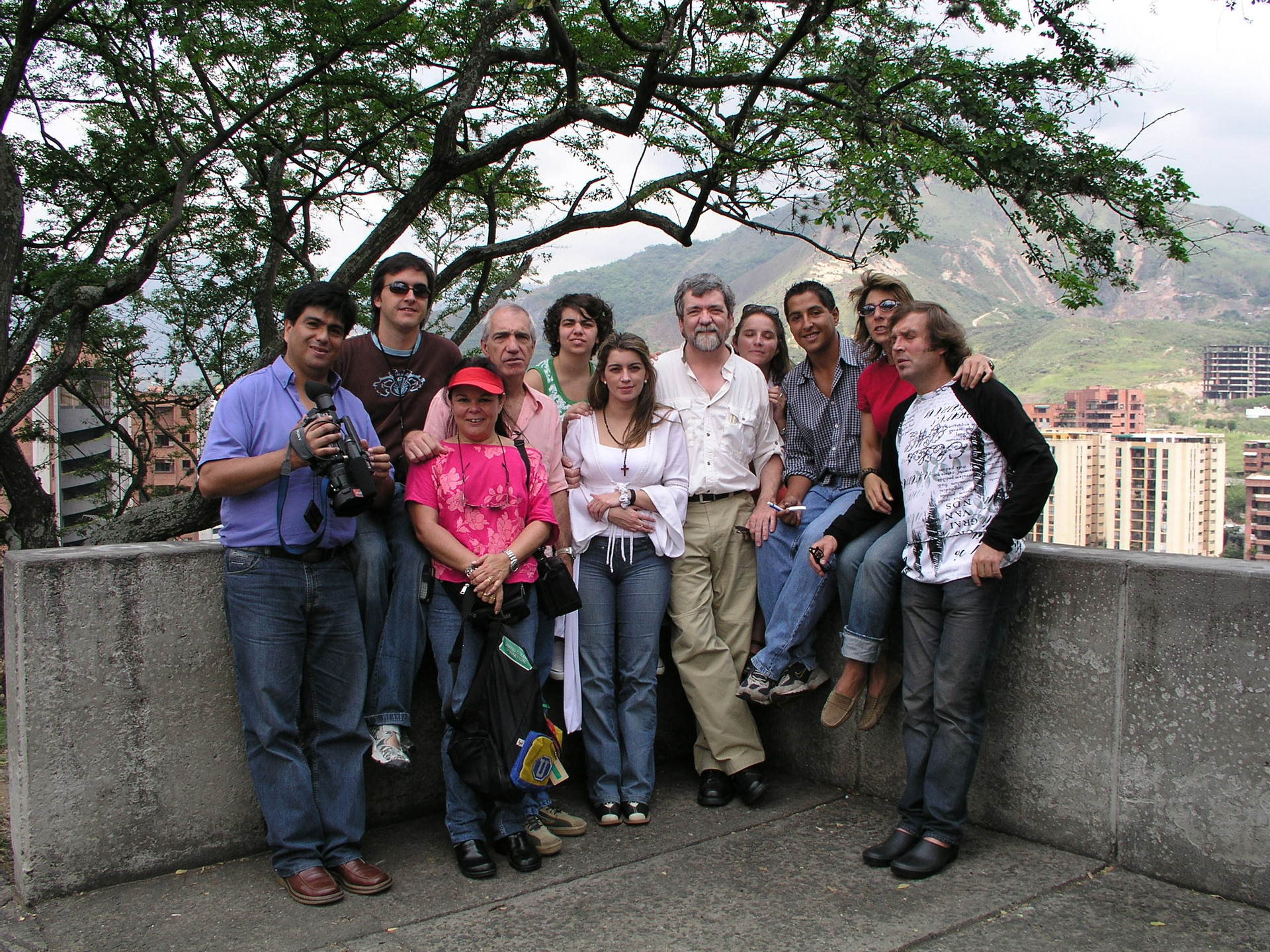 with production team of 'MoviStar Mágica'