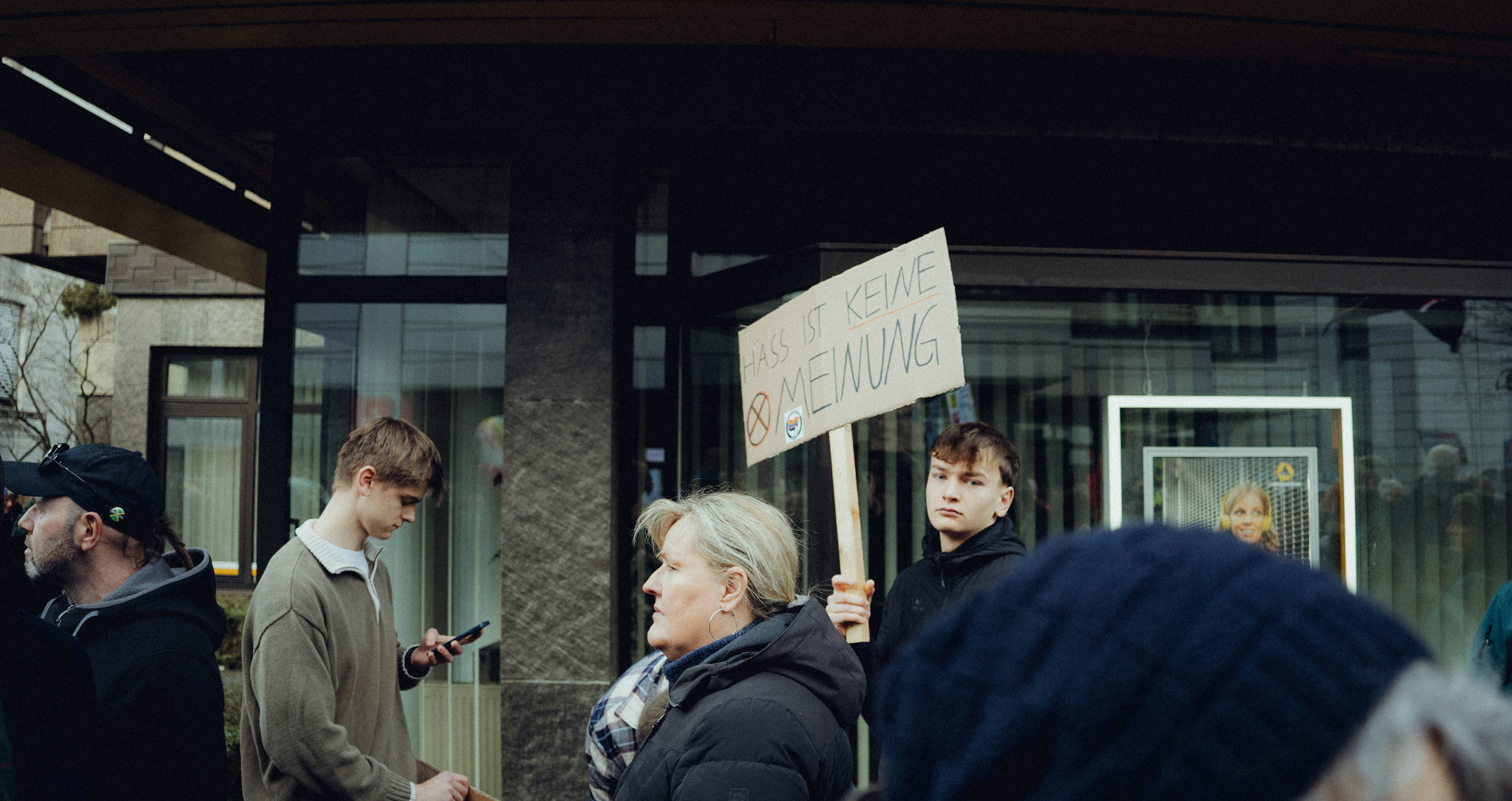 Rechts findest du kein Herz