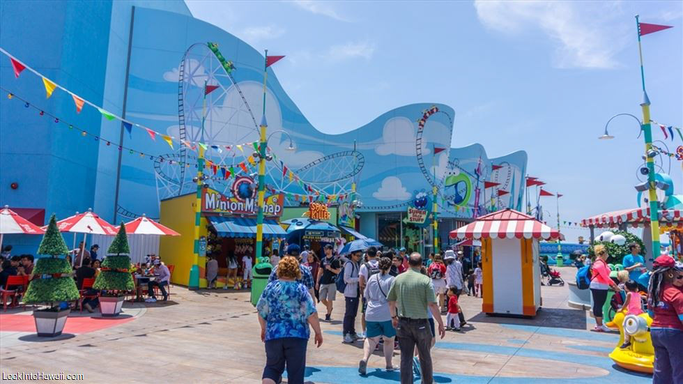 widest shot of the mural in the Super Silly Funland section of Universal Studio, Hollywood