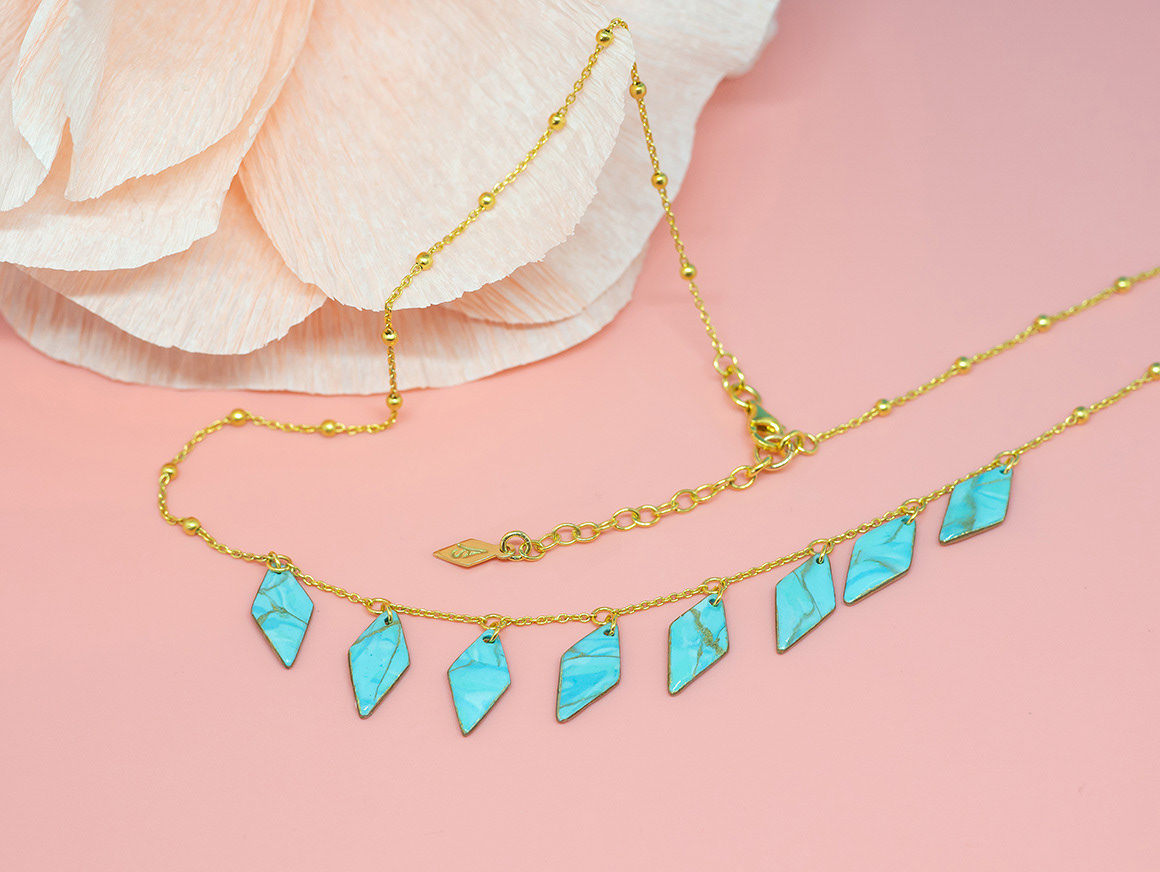 Ozean - Halskette mit Rautenanhängern in Marmoroptik von handvollendet