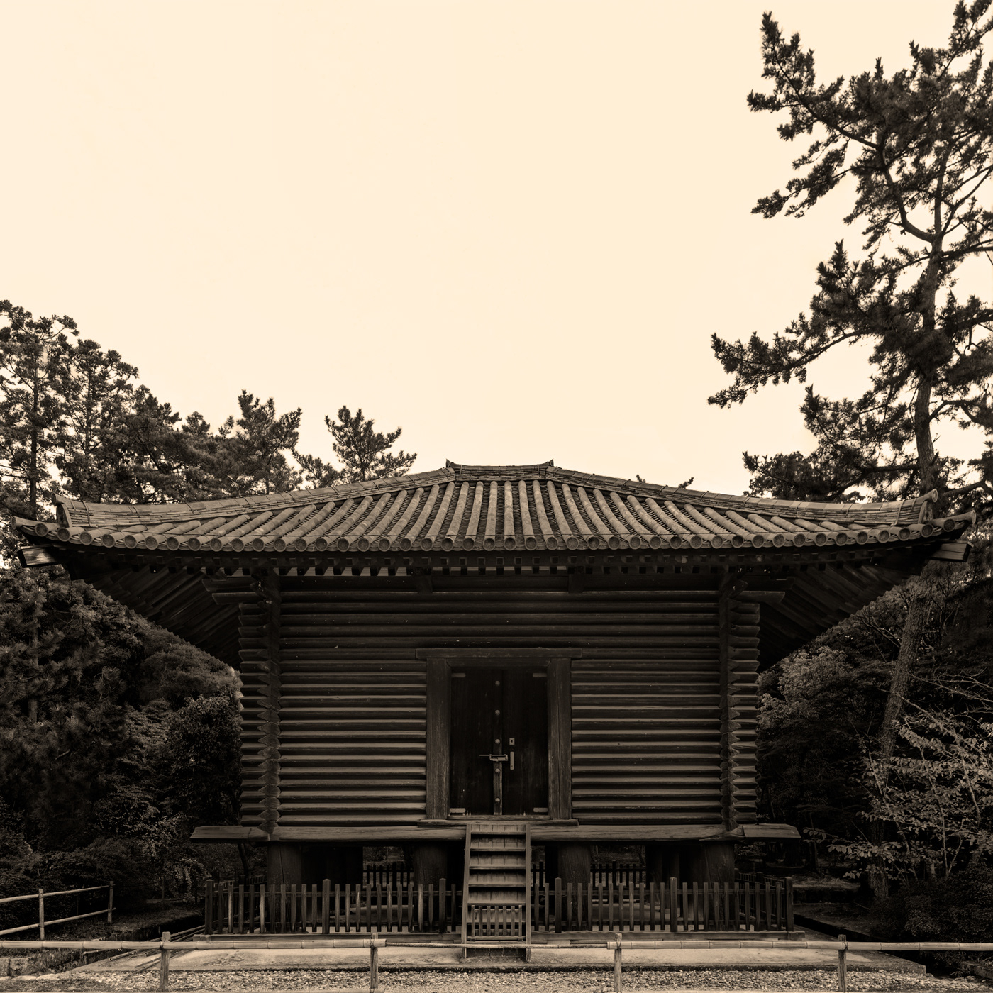 Azekurazukuri (校倉造), Toshodaiji Temple(唐招提寺), デジタルプリントを用いたモノクロ画像の鶏卵紙作成のための作品 Albumen print, digital negative, monochrome、日本、奈良、鶏卵紙、albumen print