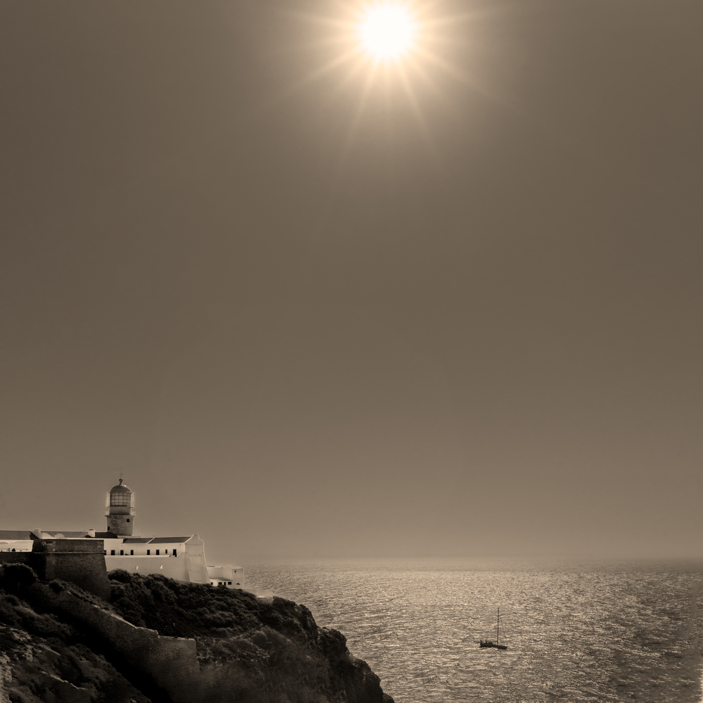 ここに地終わり海始まる(Onde a terra se acaba e o mar começa) Landscape of Silk road in the various countries of Asia to Europe of Eurasian. Photographed in Portugal. 撮影地:ポルトガル 38°46′49.45″N, 9°29′55.96″W