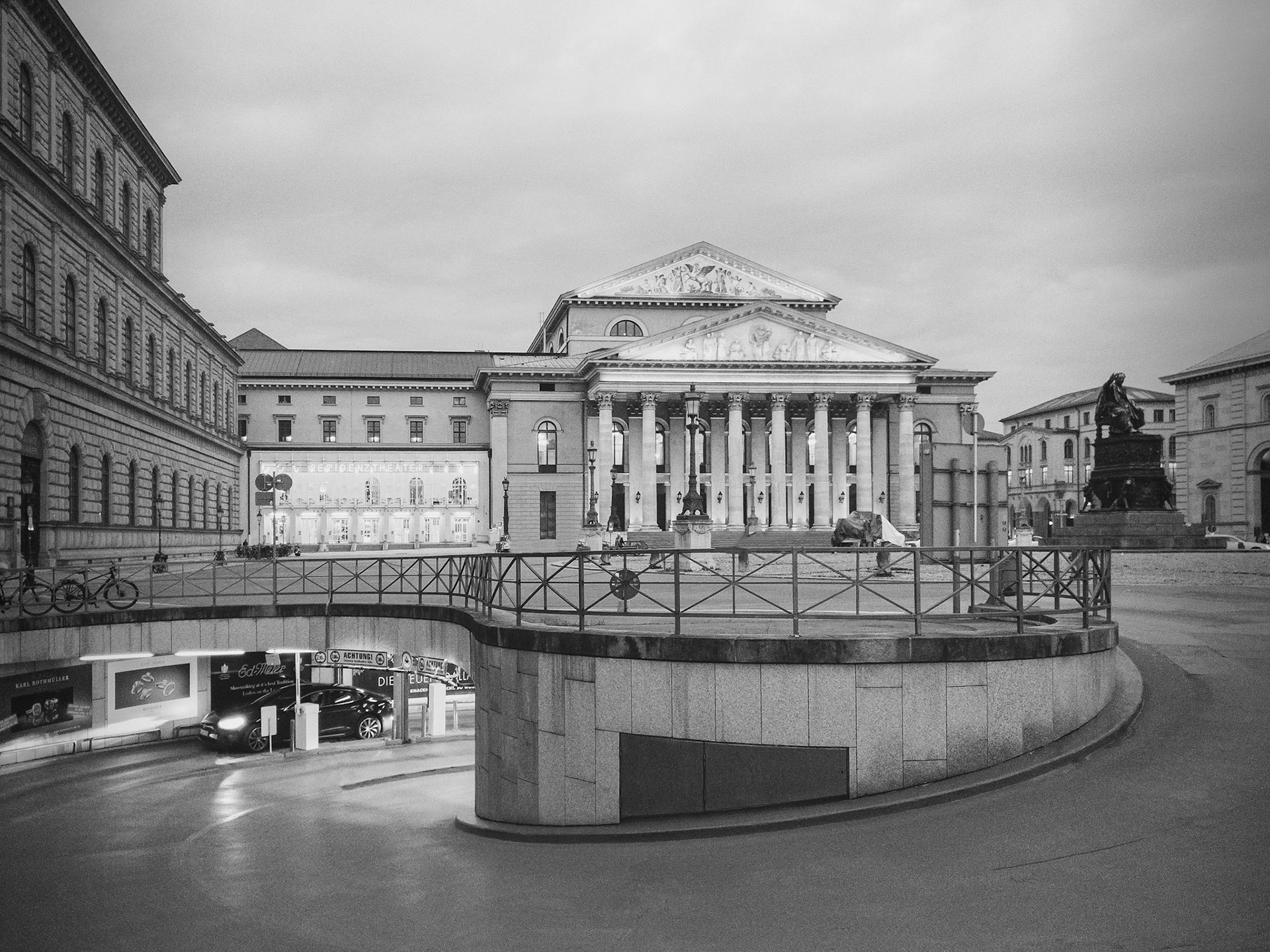 {"cameraType":"Wide","macroEnabled":false,"qualityMode":2,"deviceTilt":0.0035137746017426252,"customExposureMode":0,"extendedExposure":false,"whiteBalanceProgram":0,"cameraPosition":1,"focusMode":0}