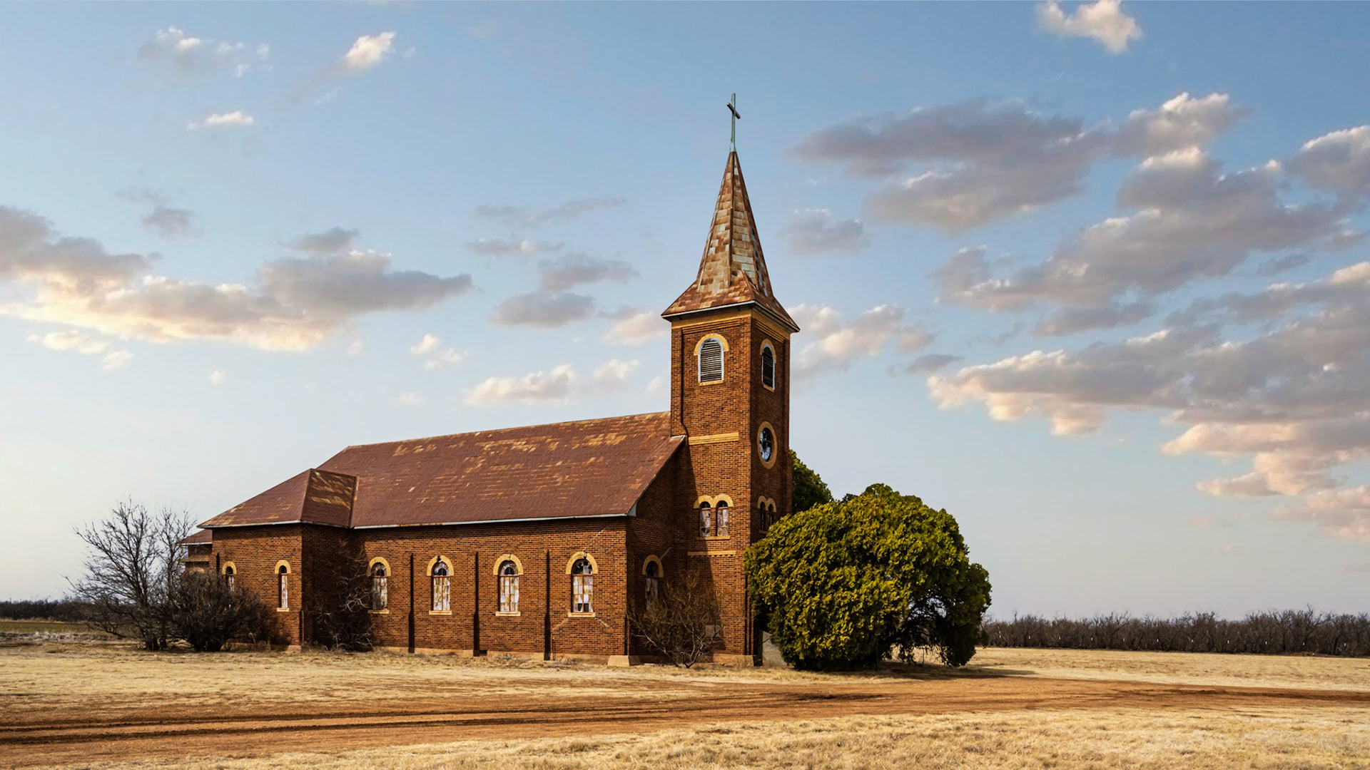 Bomarton, on U.S. Highway 277 near the Knox county line in southwest Baylor County, was founded in 1906, when the Wichita Valley Railroad was extended from Seymour to Abilene. It was named for W. H. Bomar, an early settler. Tom McClure established a post office in 1906 in his store. B. B. Calfee and J. R. Snyder ran another early store. A school was started in 1907, churches were constructed between 1908 and 1910, and two cotton gins were operating in 1914. Marketing and baseball games made Bomarton a lively center on Saturdays. Another amenity was a large open grazing area for milk cows and calves. The population in the community was 580 in 1920, 600 in 1930, and 598 in 1940. During and after World War II Bomarton declined. The population was 150 in 1960, twenty-seven in 1980, twenty-three in 1990, and fifteen in 2000.