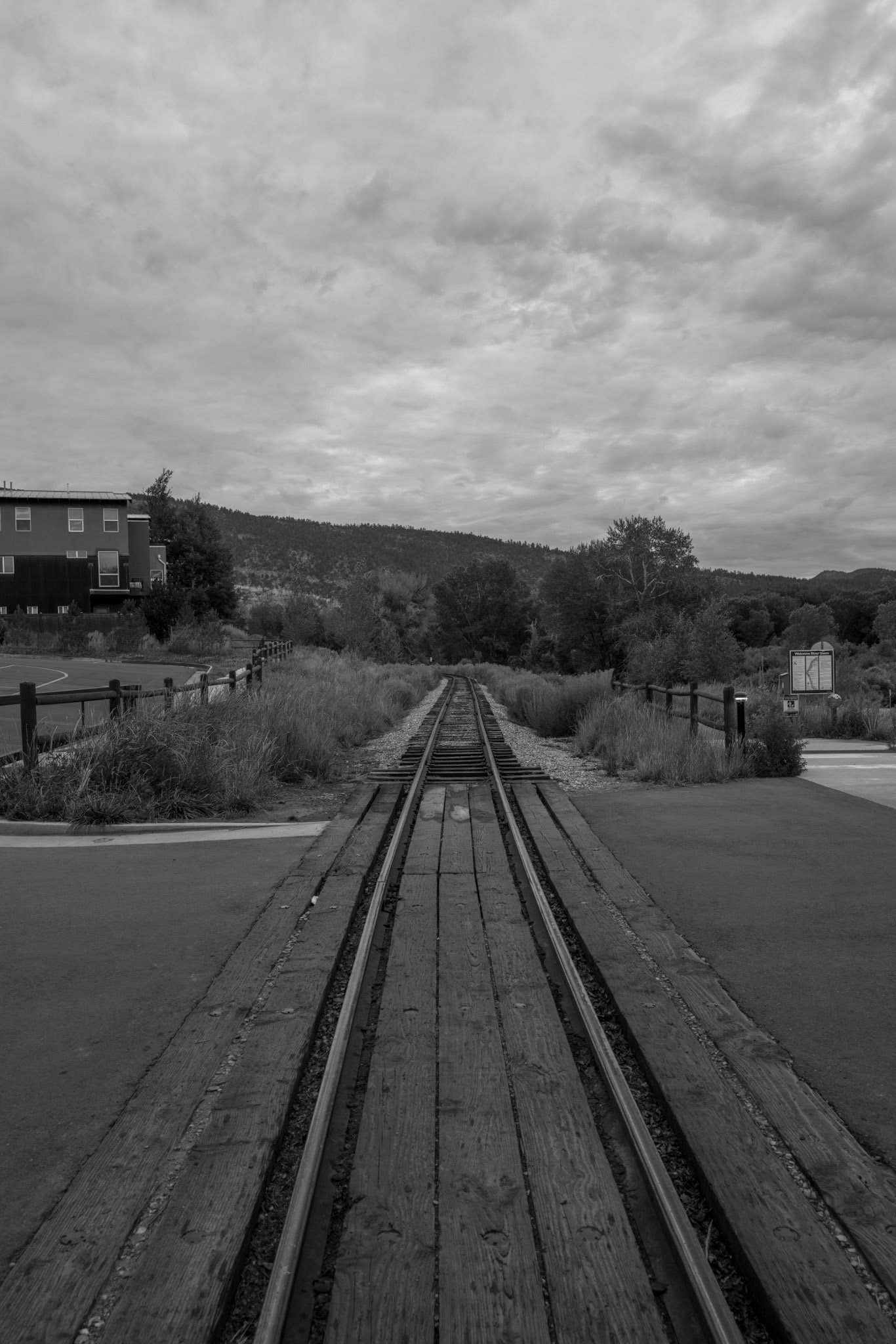 Round trip walk of the entire Animas River Trail in Durango, CO. I started early morning at the northern trailhead, Oxbow Park and Preserve, and walked south until reaching the end at Dallabetta Park. It took me about 3 hours to walk the 8.3 miles to the end before turning around to head back to Oxbow Park.