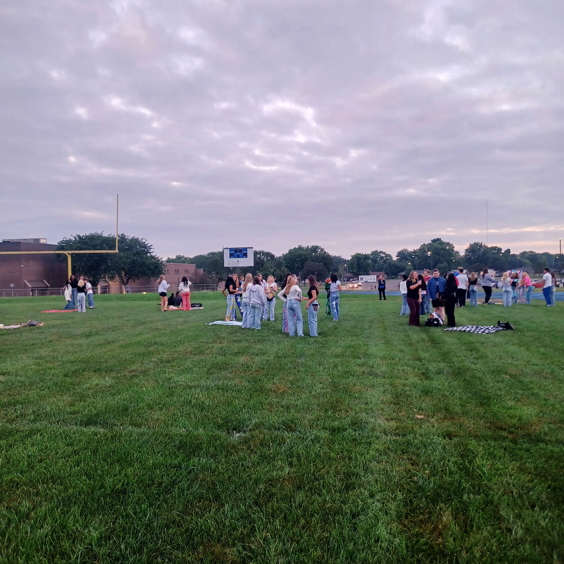 PS newsletter photo collage (2 rows) (800 x 800 px) - 5