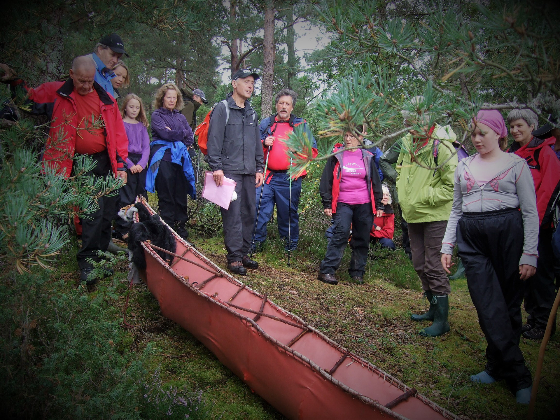 Under ein kulturdag i 2011 fortel her lærar Sigvald Robberstad om den vidgjetne "arbeidsveka". Han syner fram båten som dei den gongen laga på steinaldervis, og som dei brukte for å komma seg ut til Sydnesøya, og for å fiska og livberga seg på beste vis der ute.