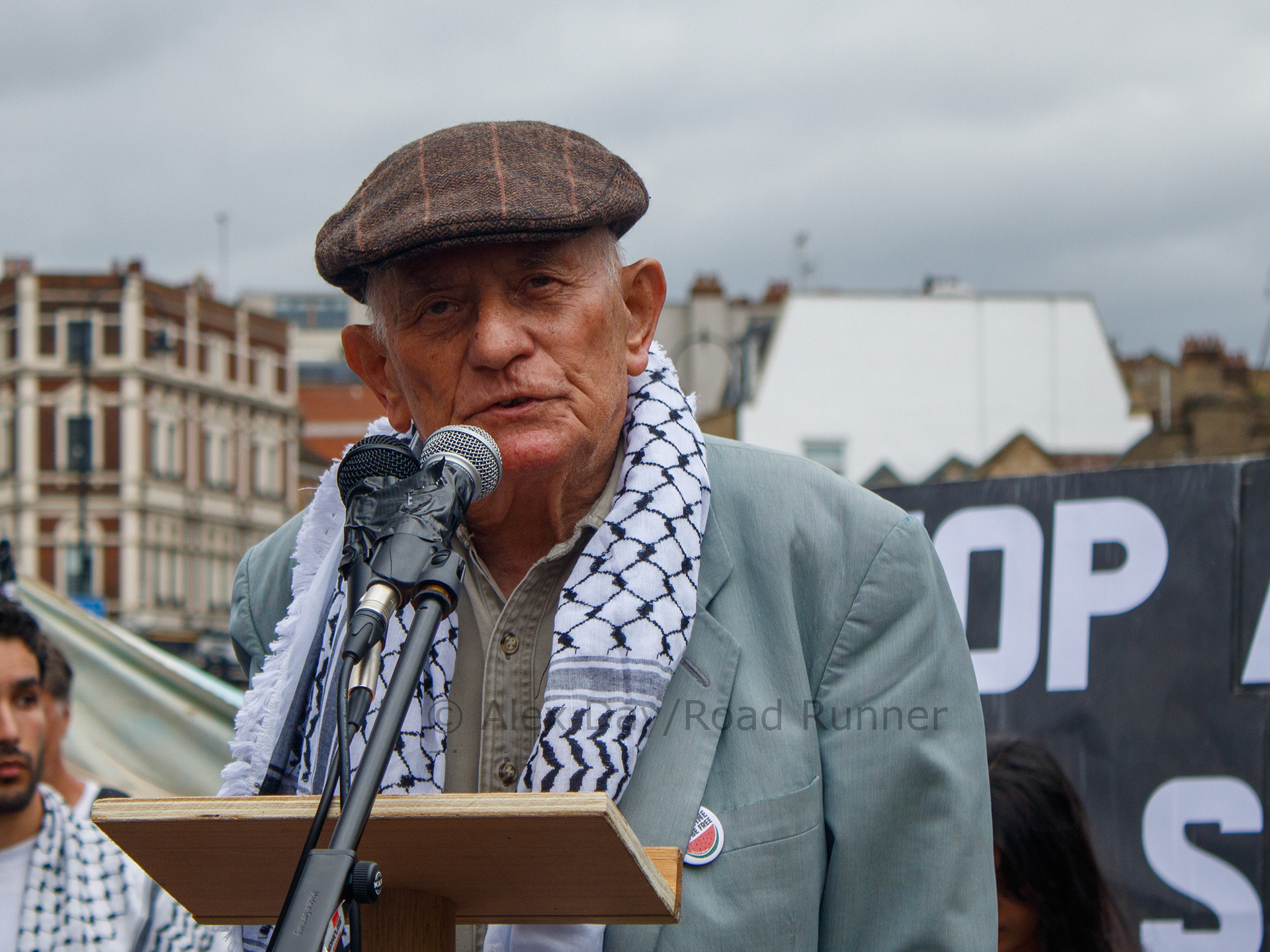 Steven Kapos makes a speech