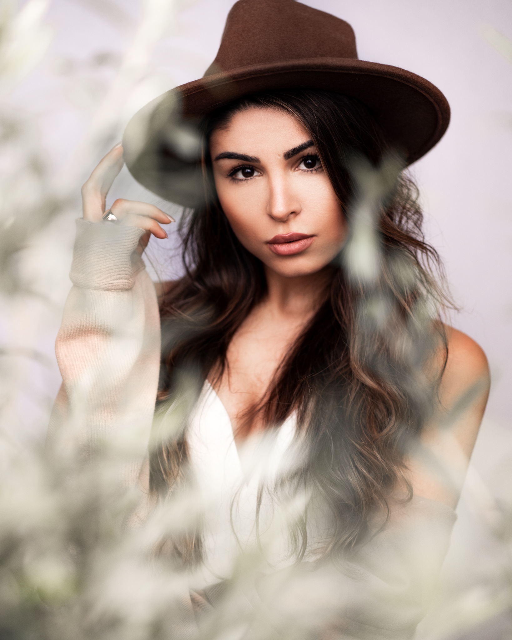 Portraitaufnahme von Melanie mit Hut in Essen von Marcel Orry Claer