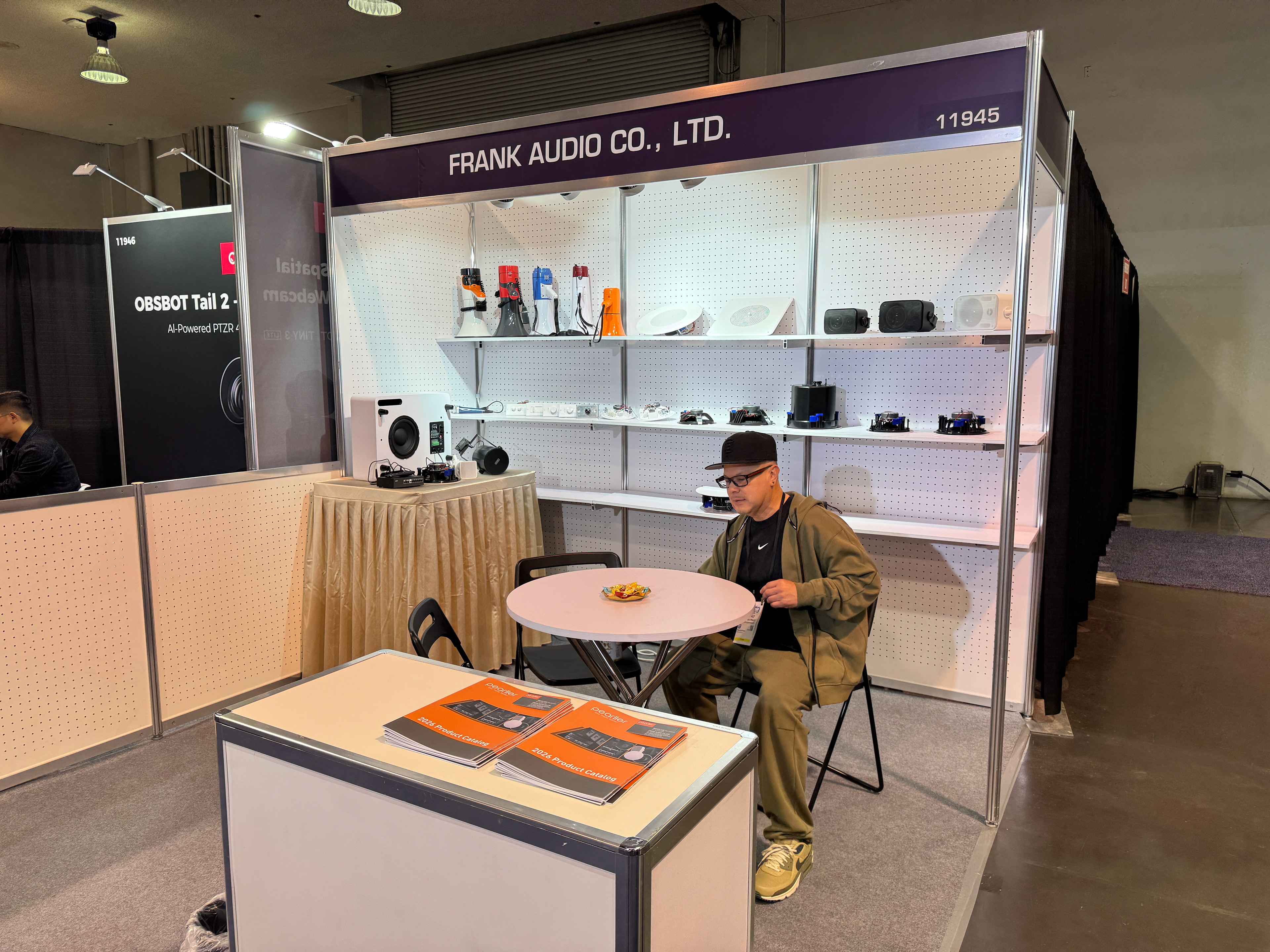 Franks Audio getting no customers. 