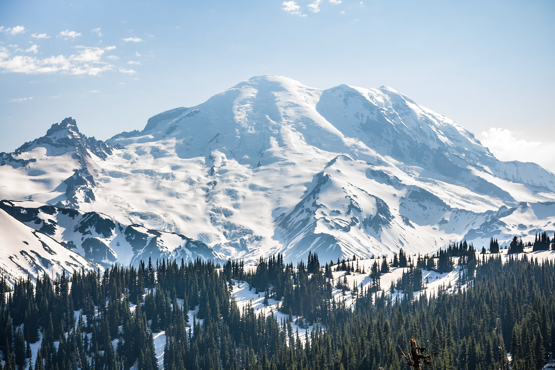 Mount Rainier Nat'l Park Sunrise Point, WA, USA,
