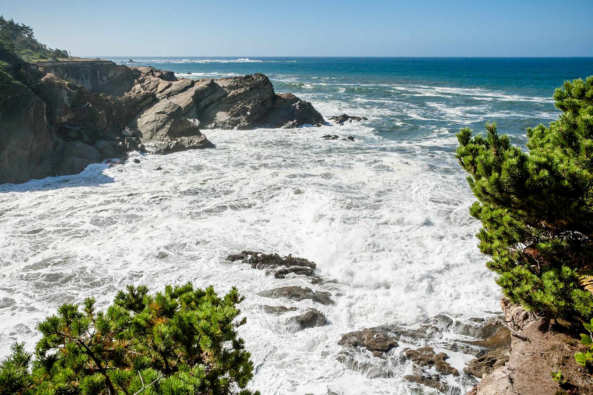 Ocean waves ay Shore Acres State Park, Oregon, USA