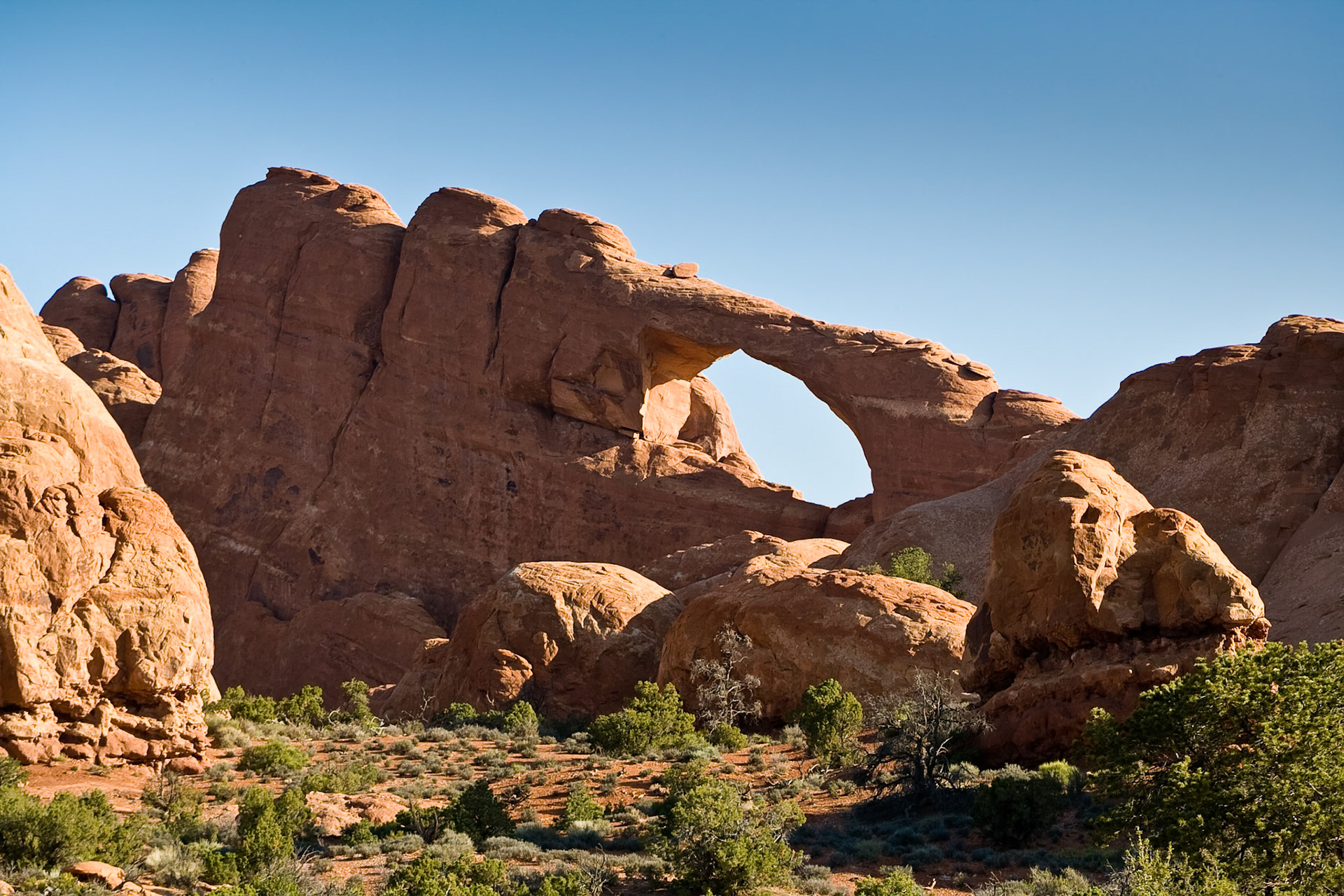 Skyline Arch, Arches National Park, Utah, USA
