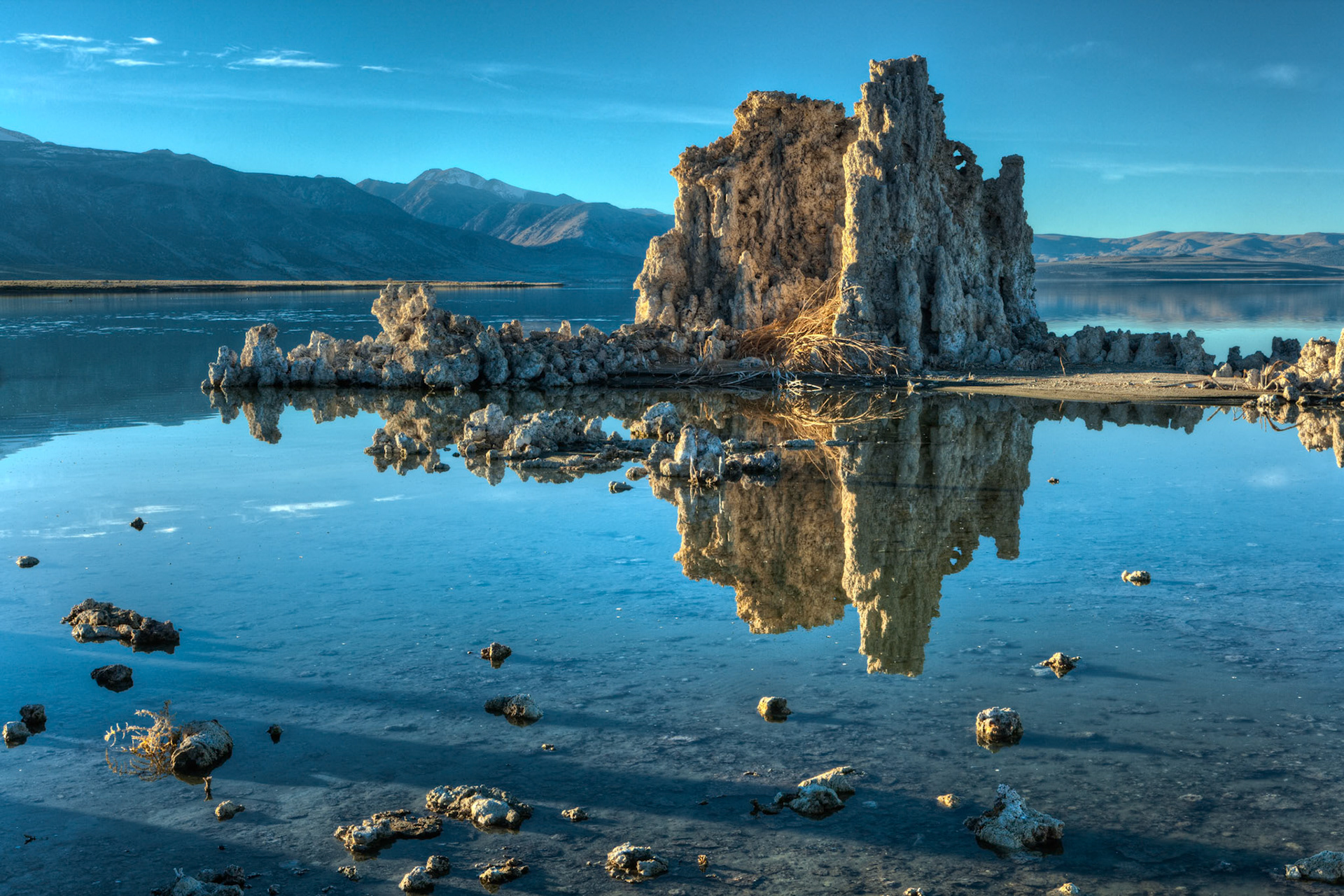 Tufas at Mono Lake, California, USA