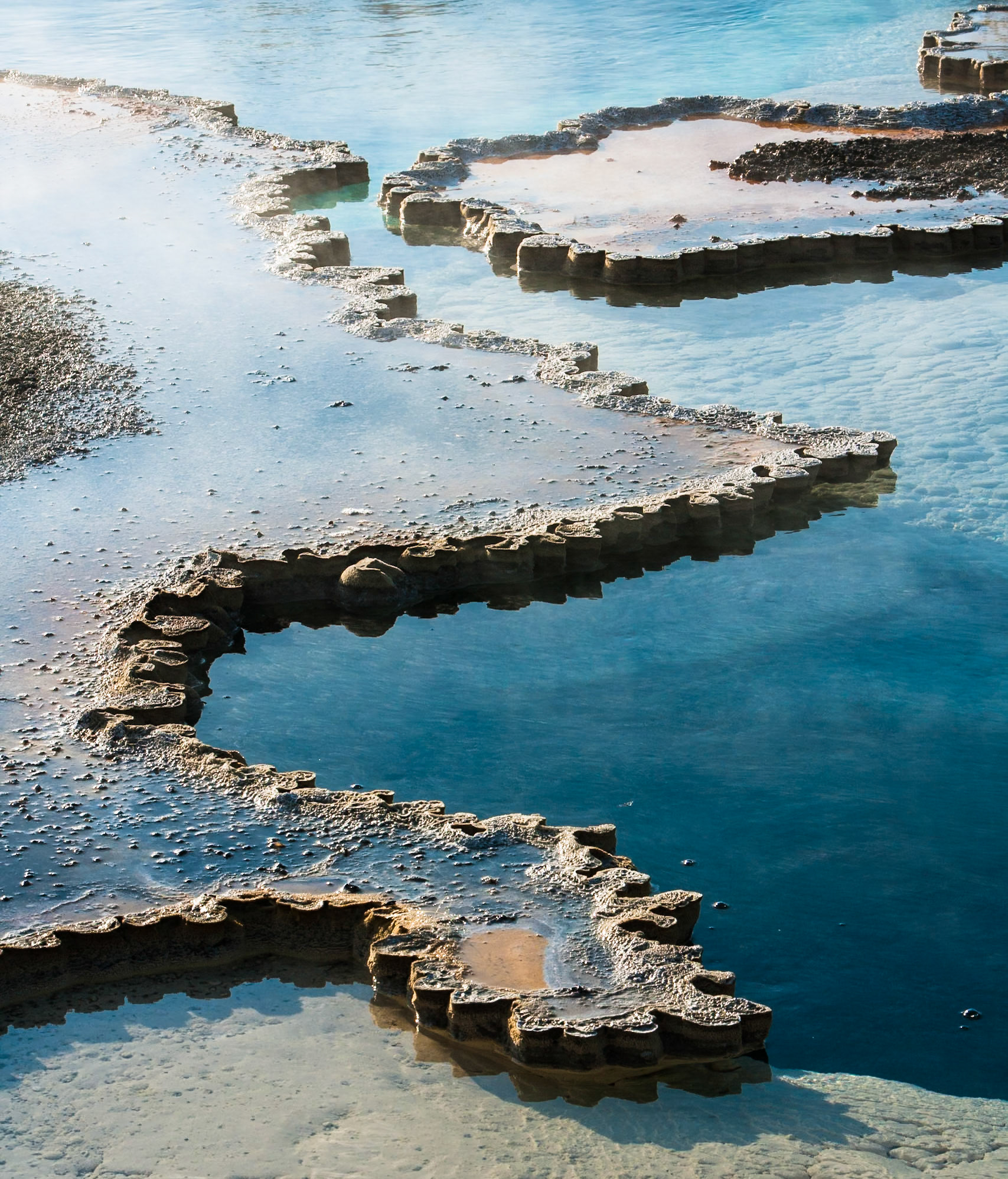 Graphical patterns at Doublet Pool at Upper Geyser Basin, Yellowstone Nat'l Park, WY, USA