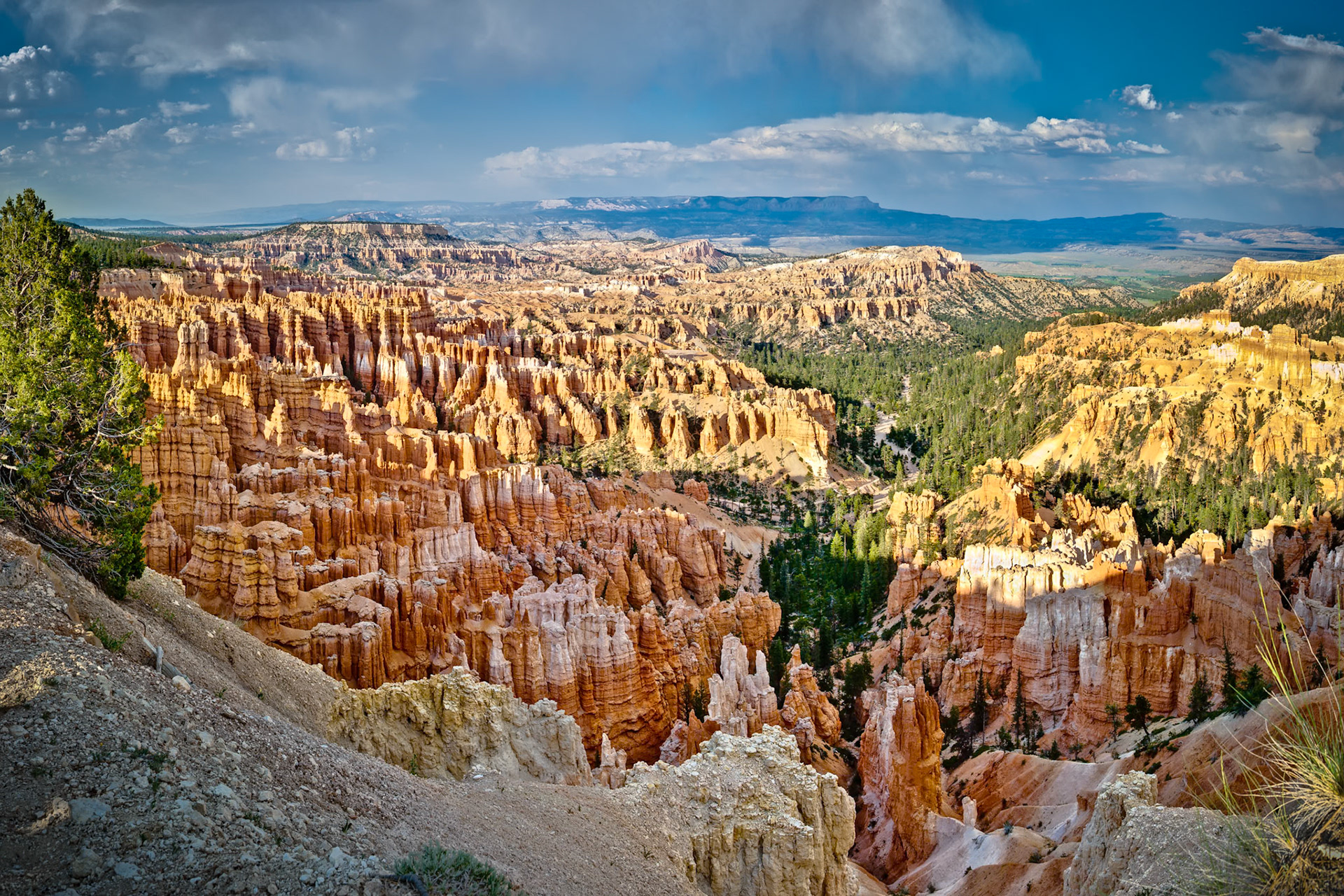 Sunset at Bryce Canyon, Inspiration Point,  UT, USA