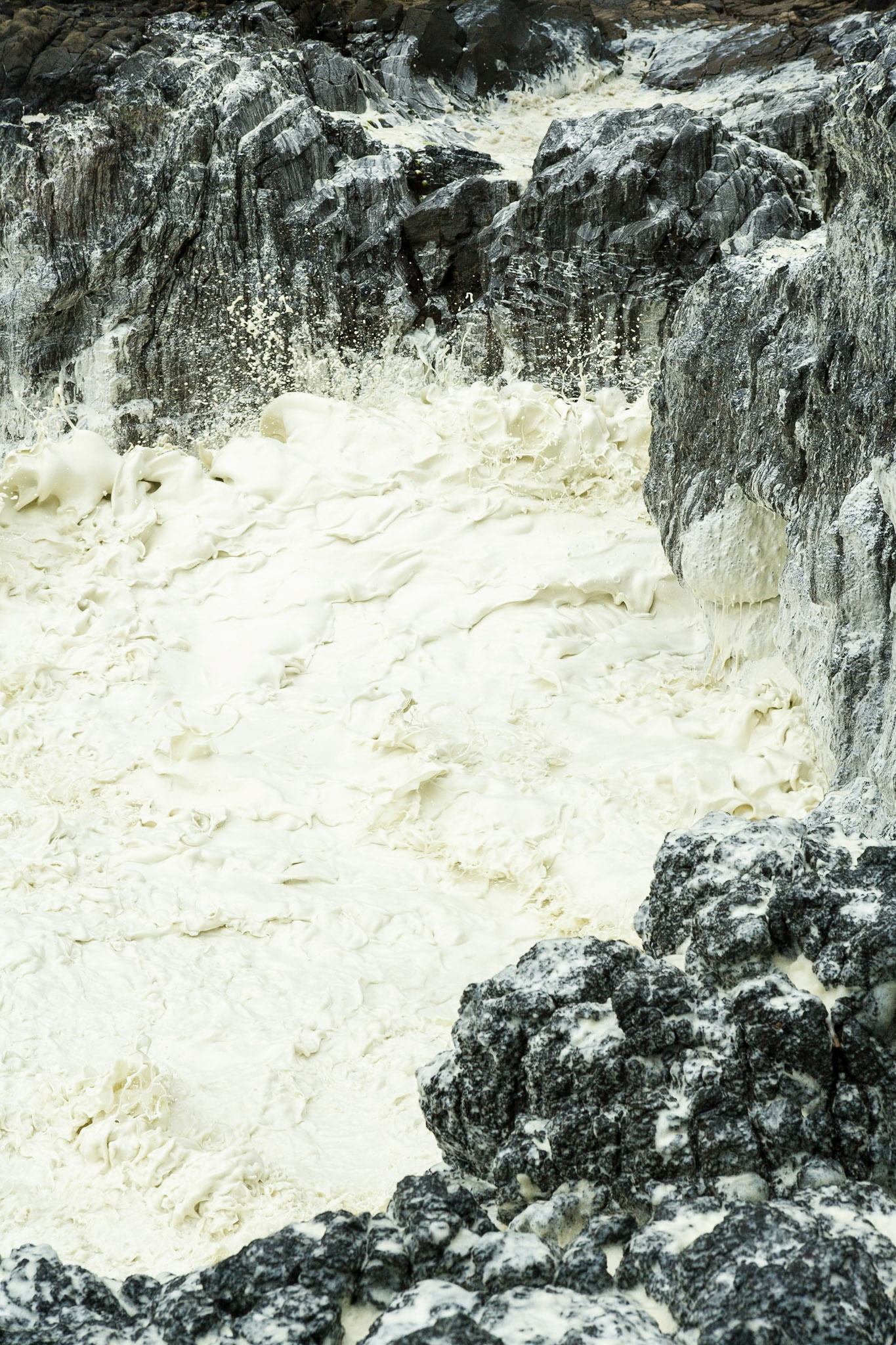 Devil's Churn at the coast of Oregon, Hwy 101, ARTIFACTS PROBLEM