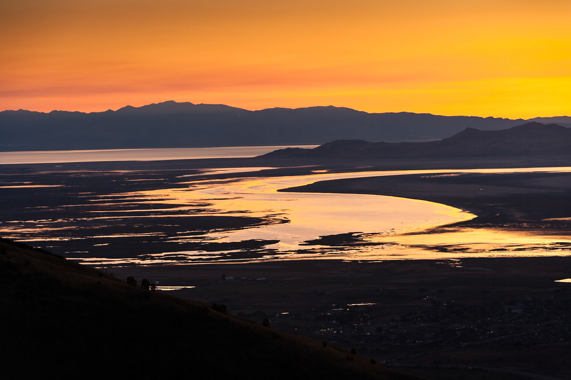 Sunset at Salt Lake at Wasatch National Forest at the Wasatch Range, Utah, USA