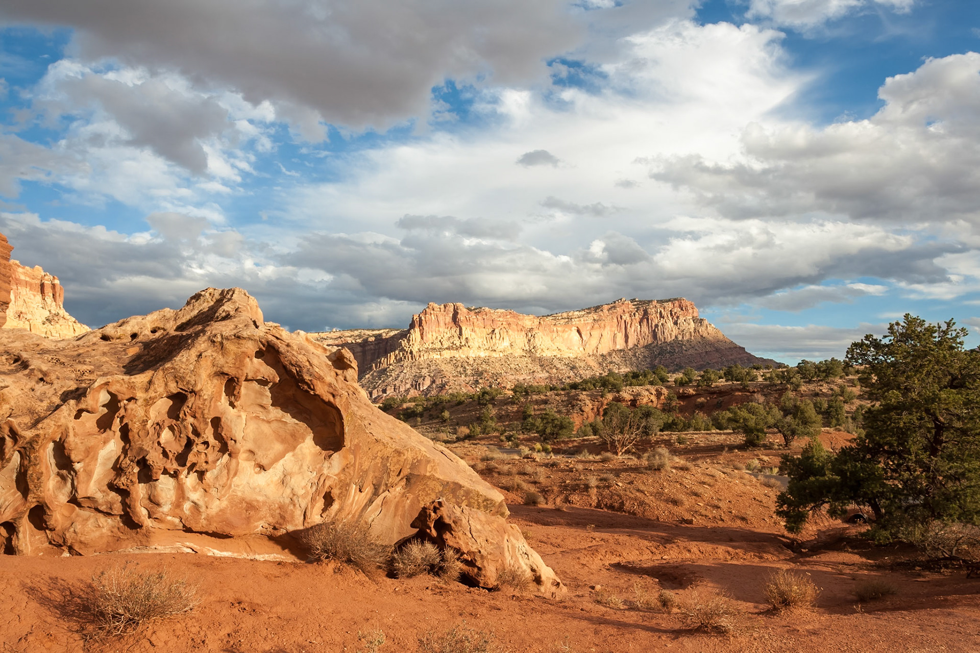 Scenic Drive at Capitol Reef Nat'l Park, Utah, USA