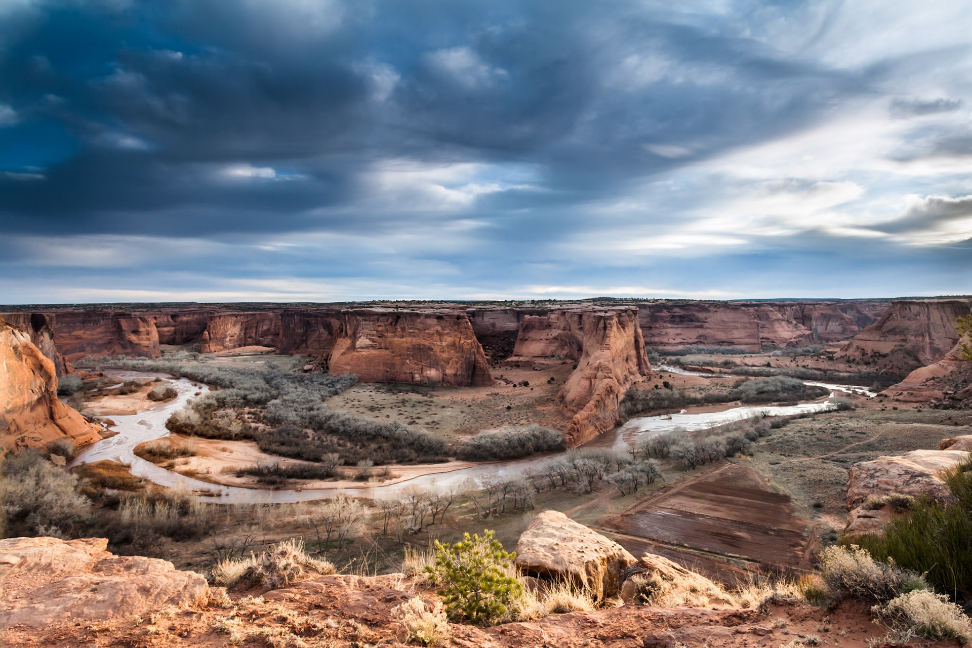 Sunrise at Canyon de Chelley, Tsegi Overlook, Arizona, USA