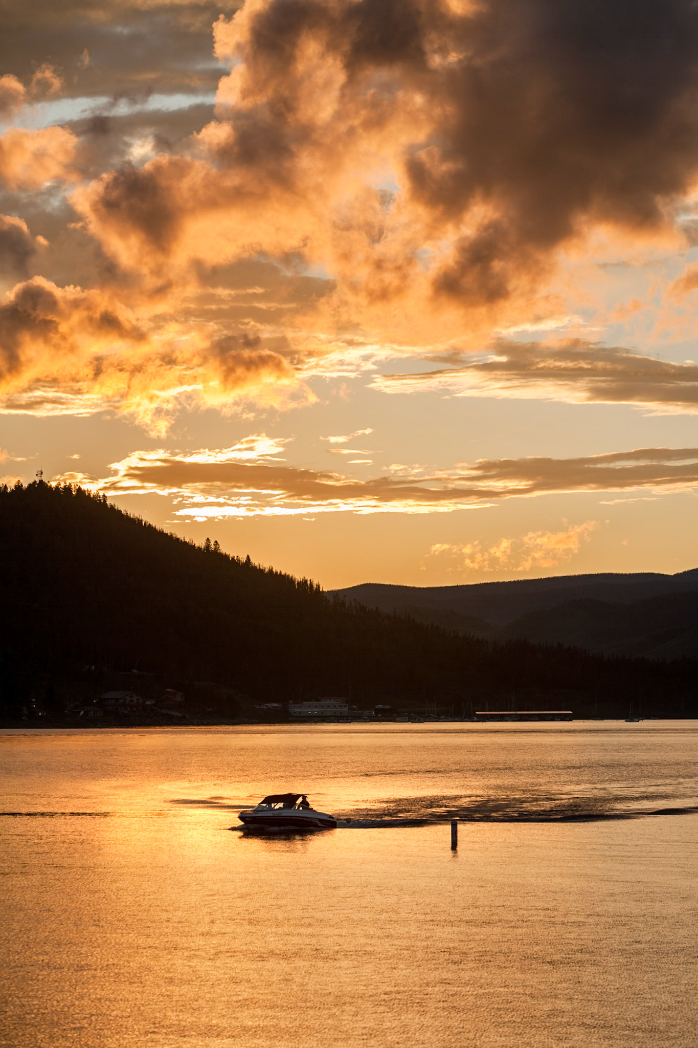 Sunset at Lake Granby, Colorado, near Rocky Mountain Nat'l Park, CO, USA