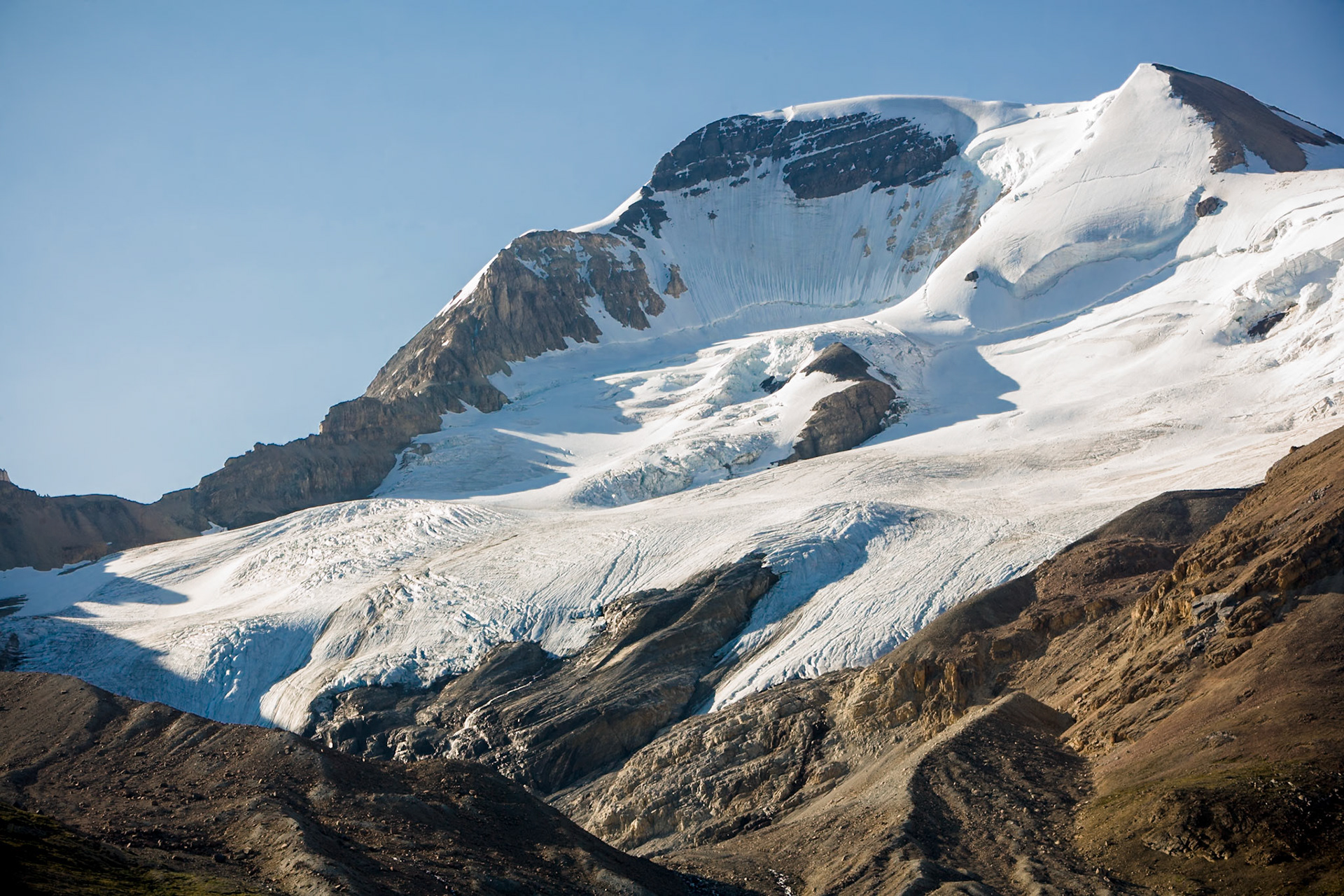 Mount Athabasca from Icefields Parkway, Jasper Nat'l Park, Alberta, CA