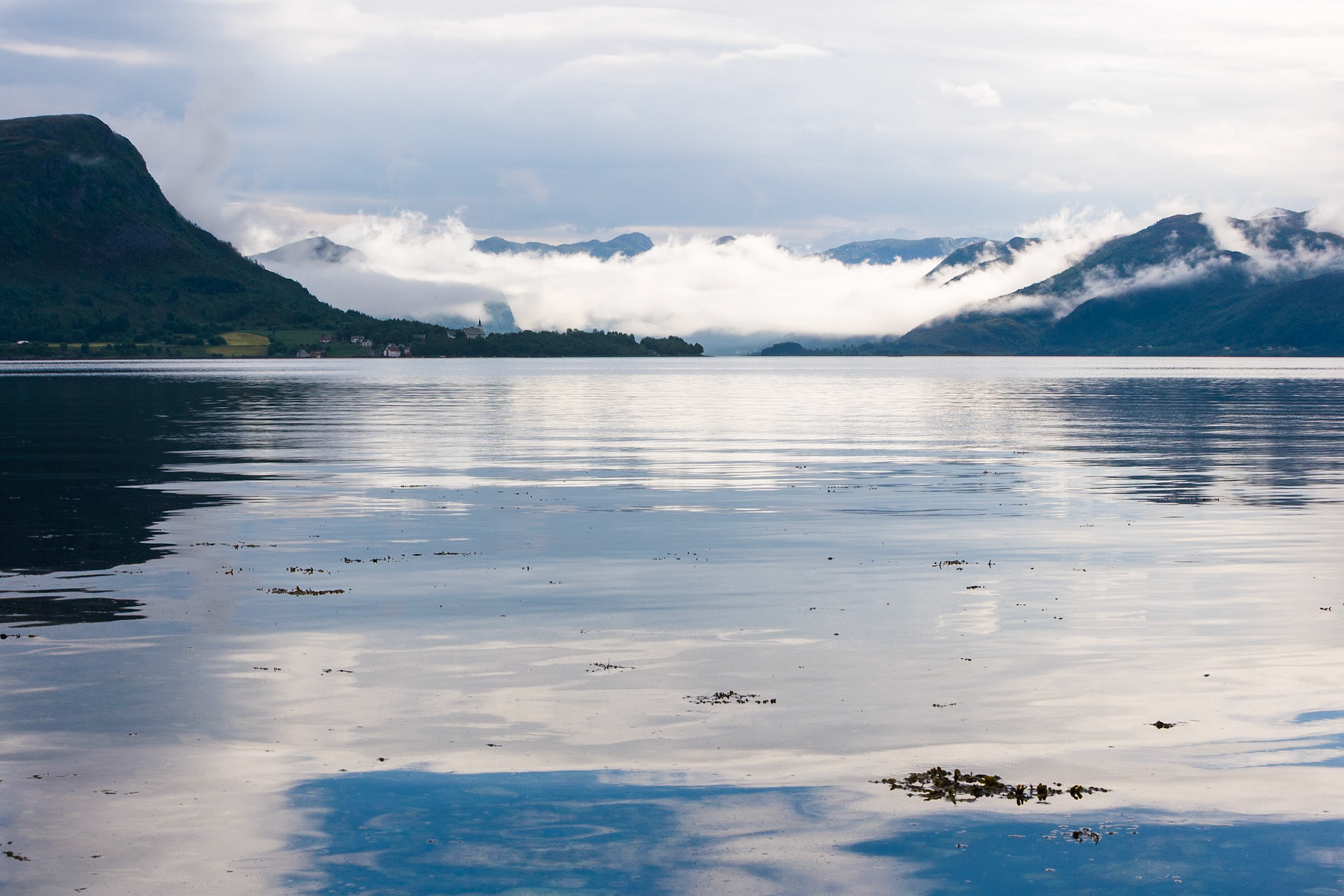 View from Fiskå to Slagnes at the Vanylsfjorden