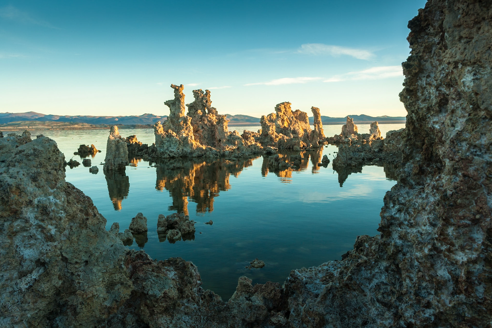 Tufas at sunrise at Mono Lake, California, USA