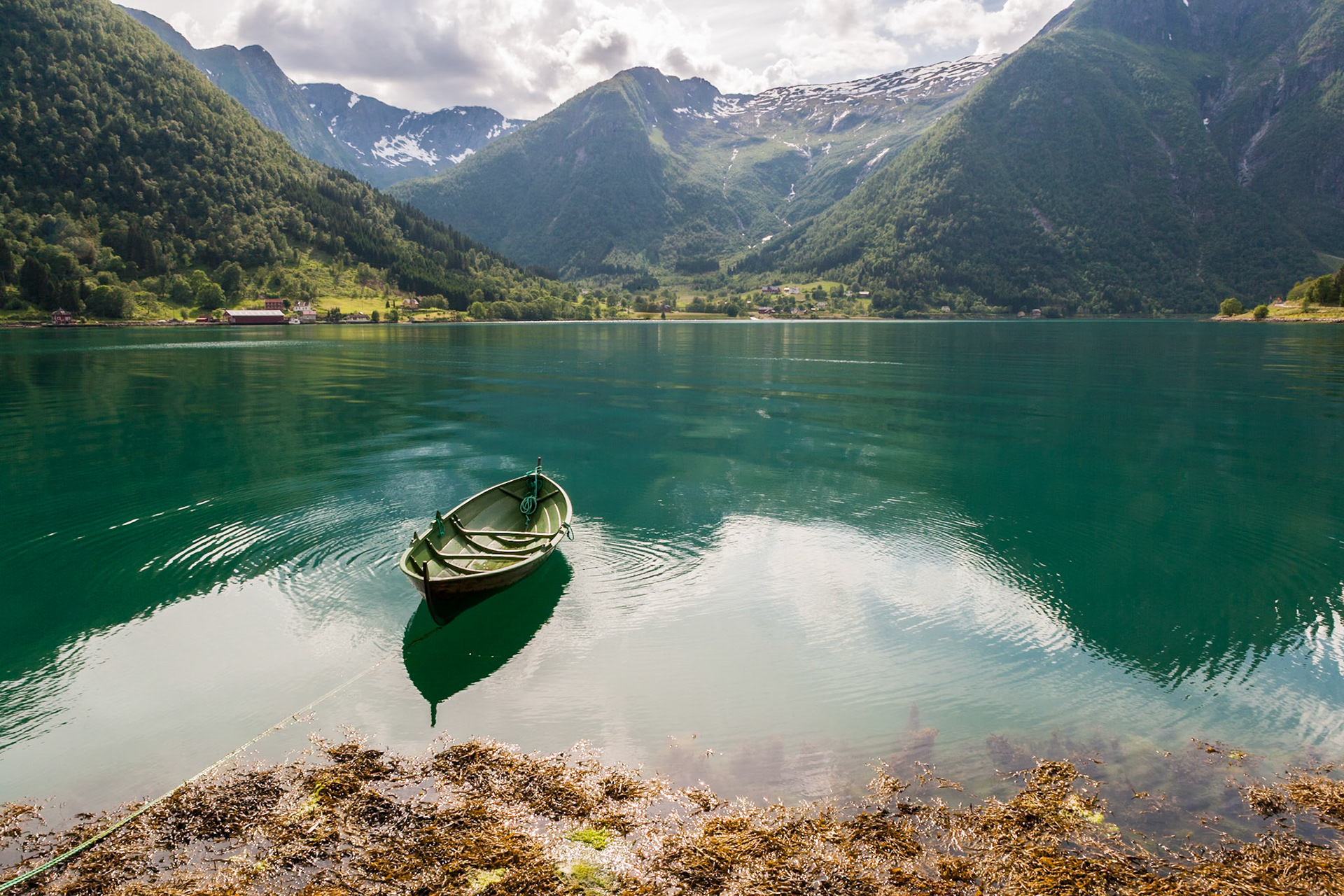 Sognefjorden between Balastrand and Dragsviki E39-55
