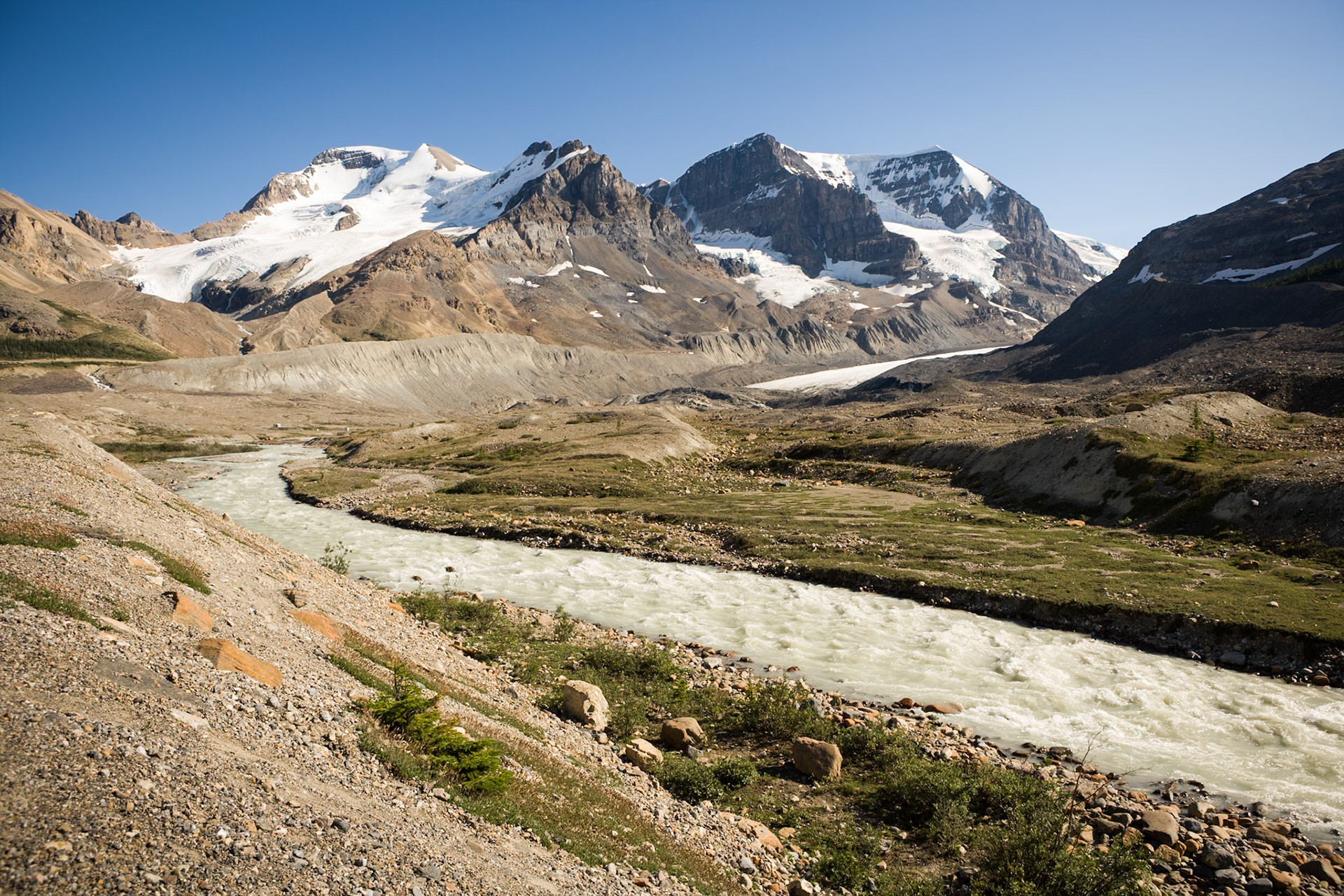 Mount Athabasca from Icefields Parkway, Jasper Nat'l Park, Alberta, CA