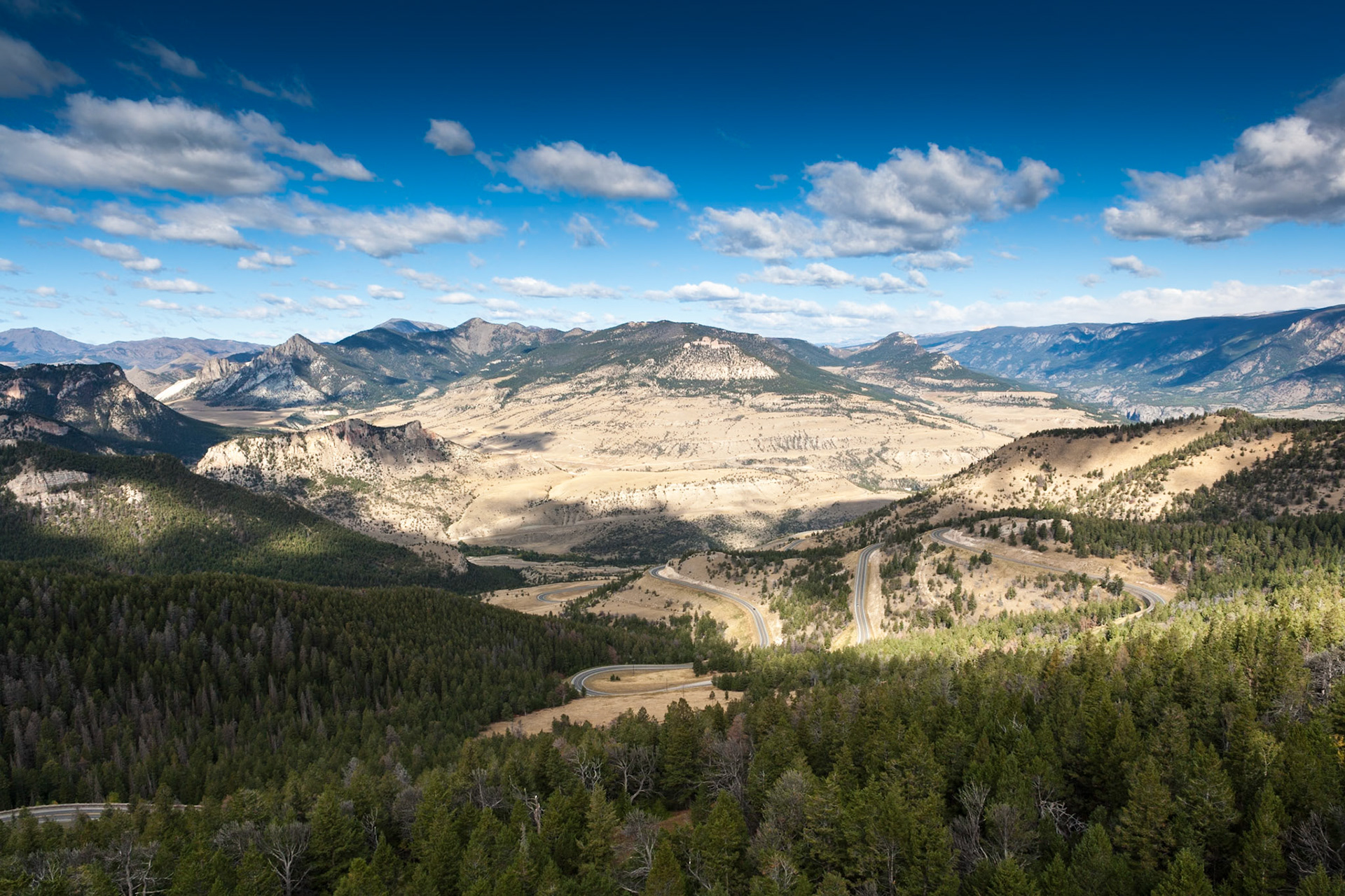 Scenery at the Chief Joseph Highway, Shoshone National Forest, WY, USA