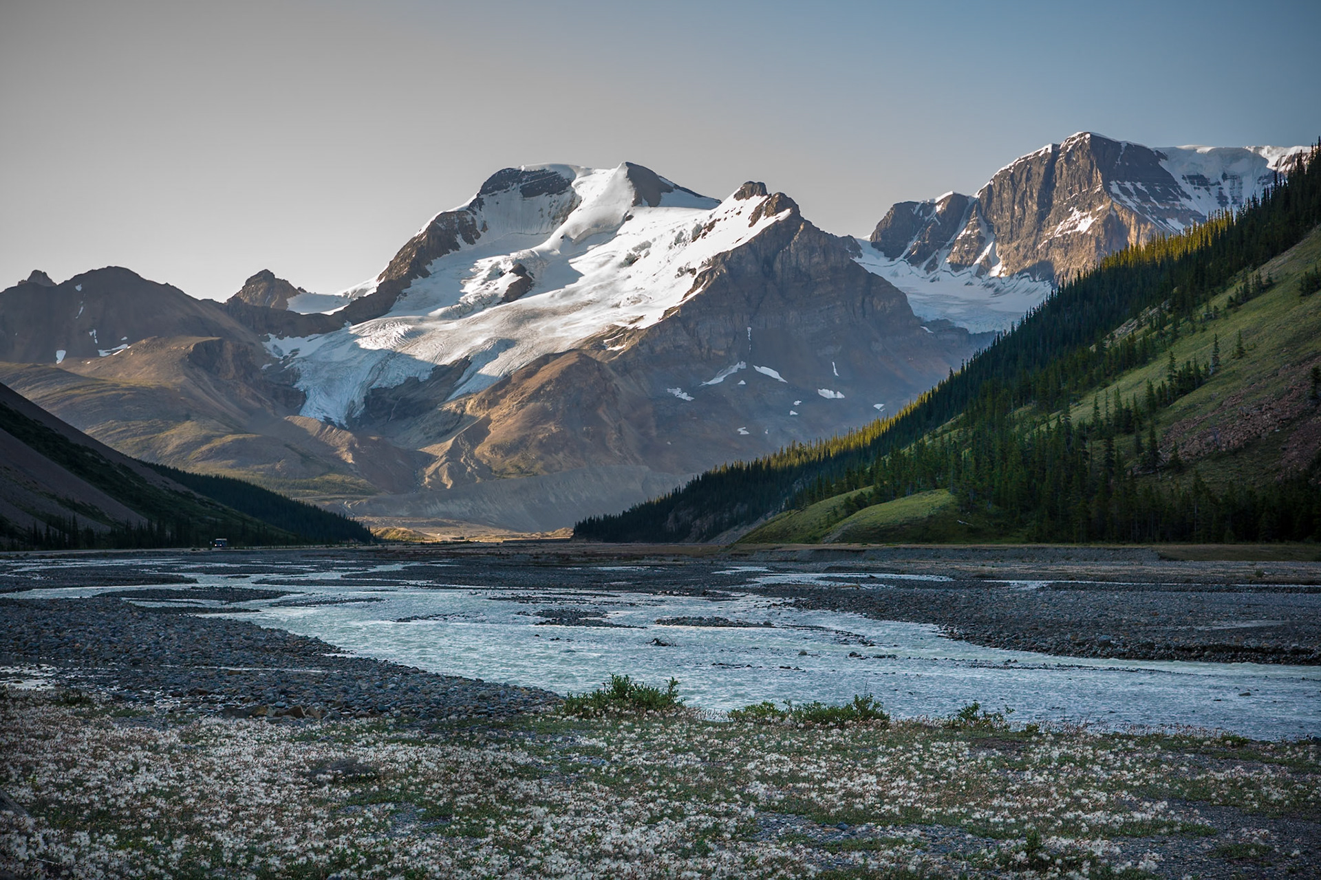 Mount Athabasca from Icefields Parkway, Jasper Nat'l Park, Alberta, CA