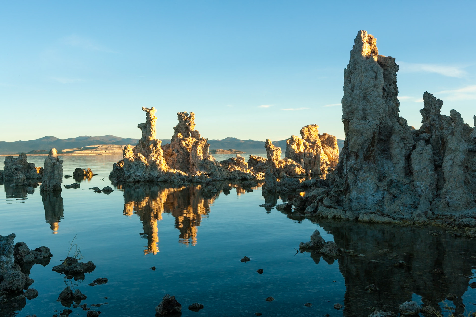 Tufas at sunrise at Mono Lake, California, USA