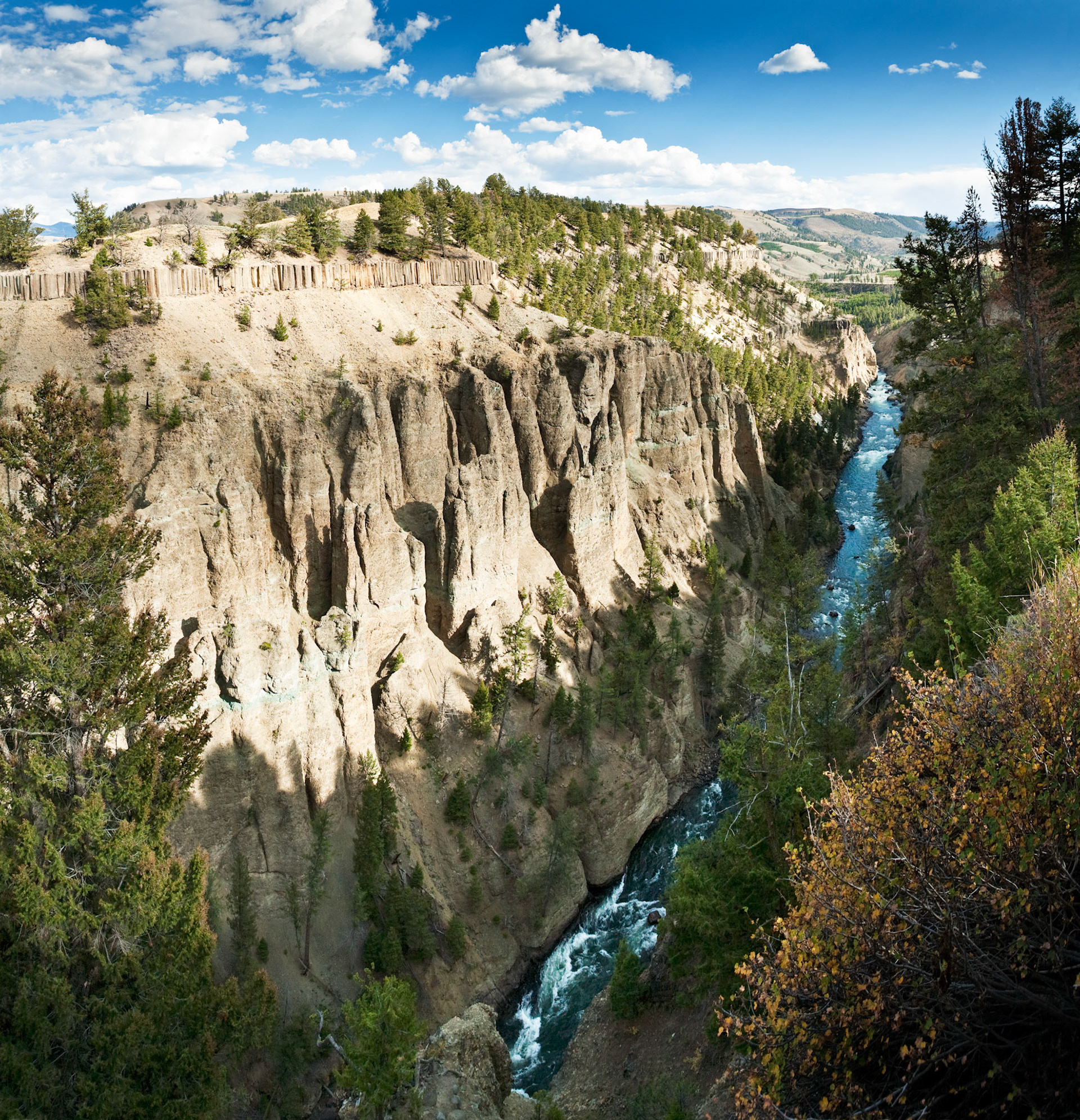Yellowstone River at the Narrows in Yellowstone Nat'l Park, WY, USA