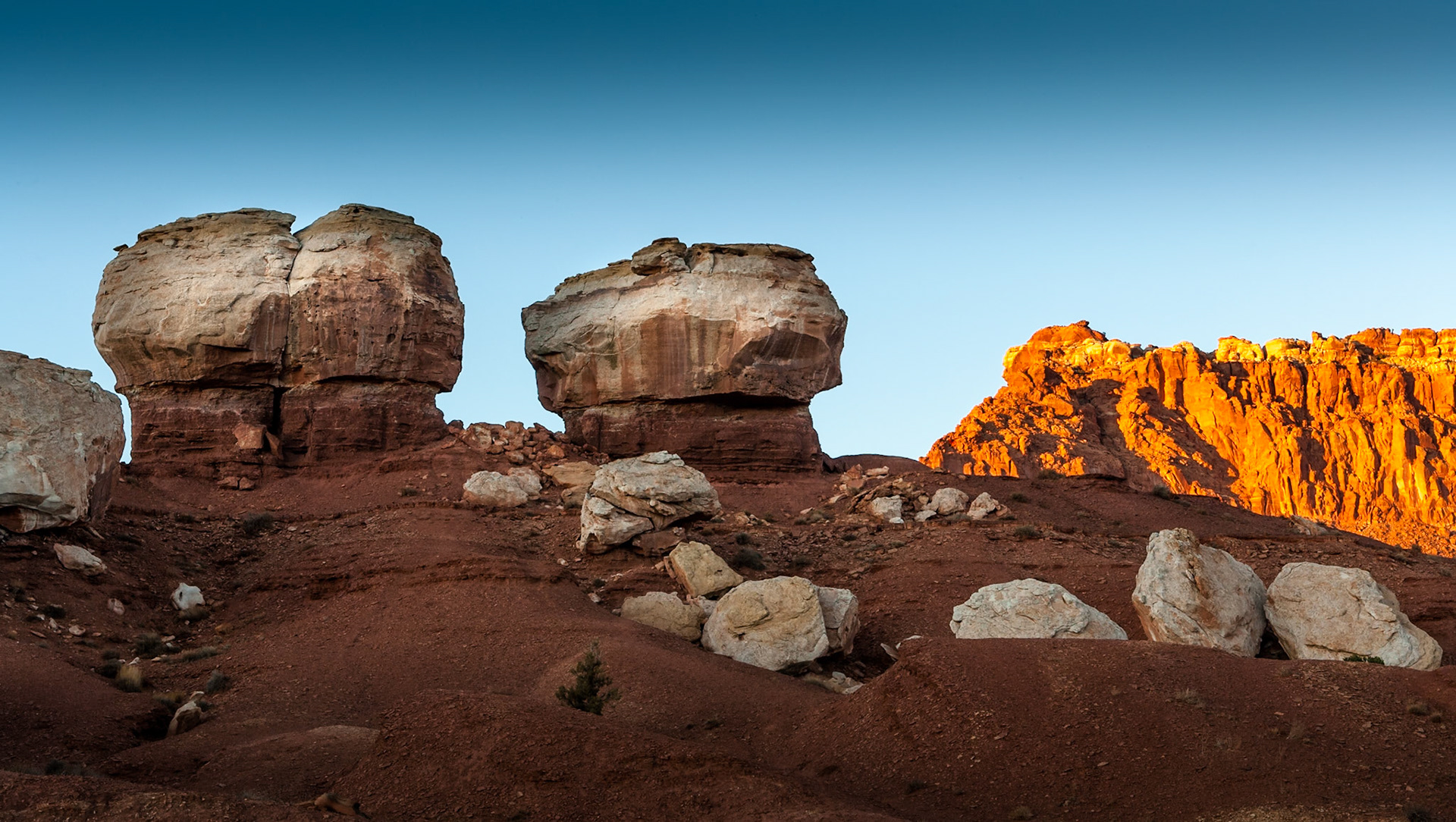 Sunset at Capitol Reef Nat'l Park, Twin Rocks, Utah, USA