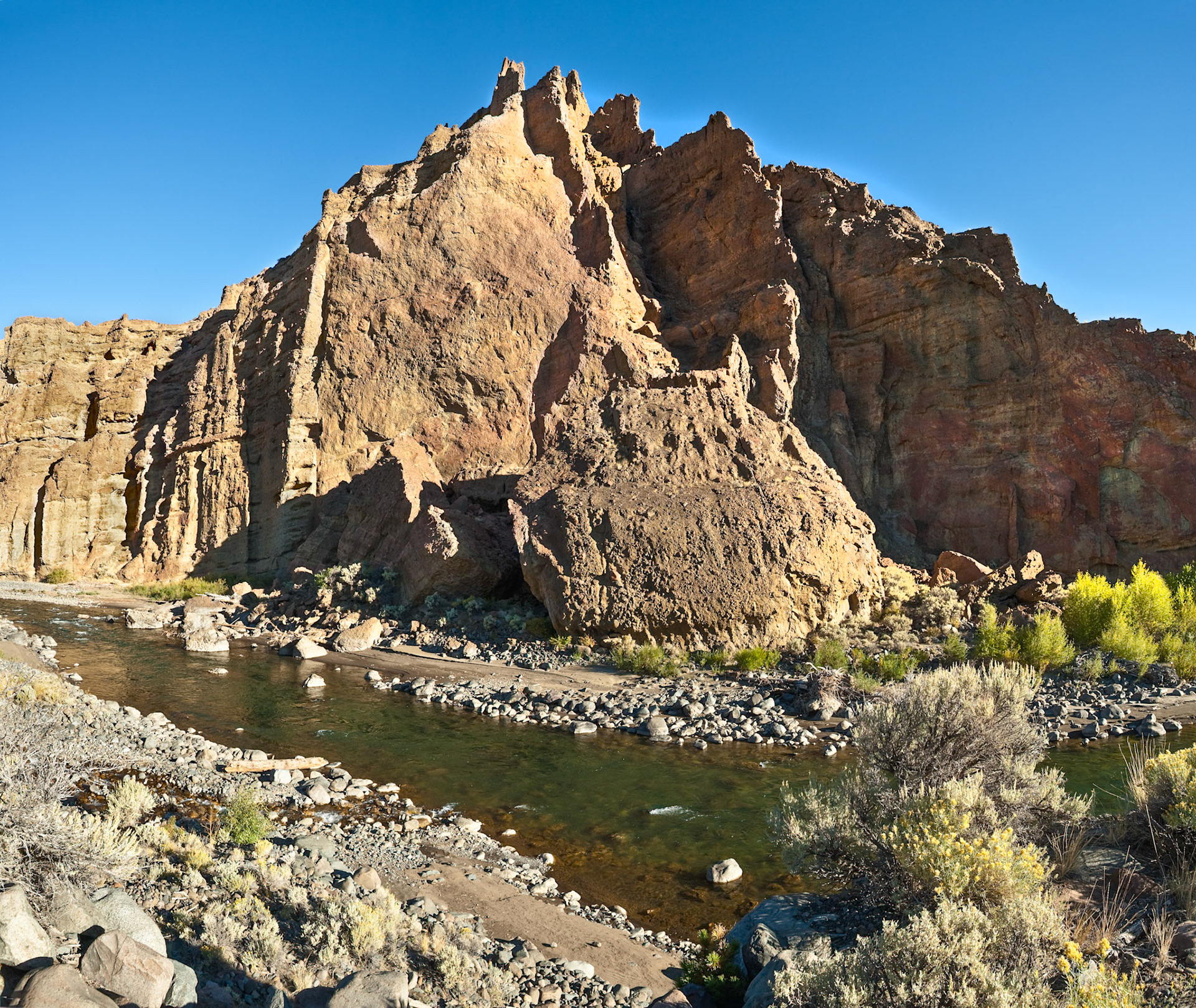 Rocks at the Shoshone River at Wapiti Valley, Wyoming, USA
