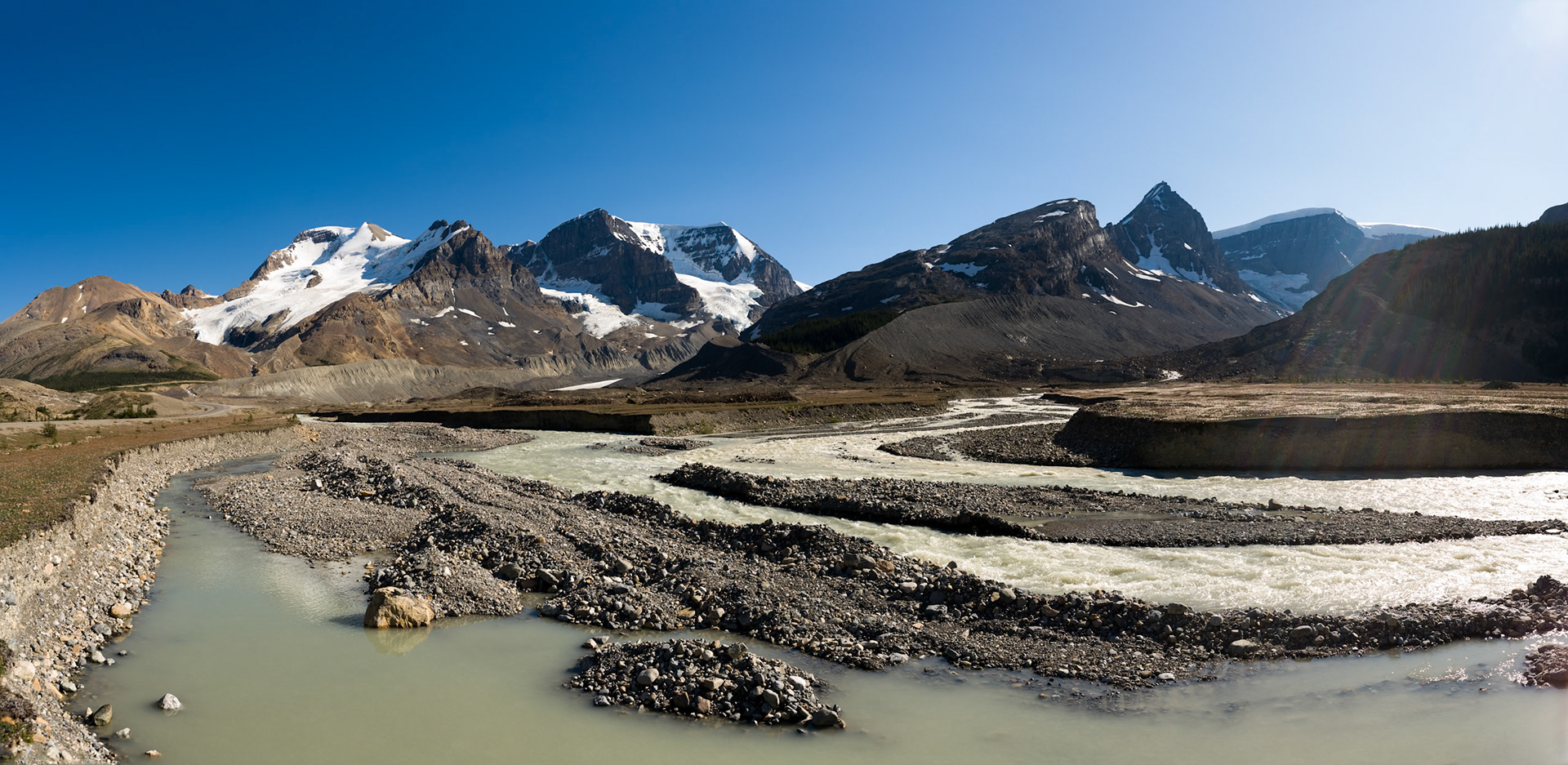 Mount Athabasca from Icefields Parkway, Jasper Nat'l Park, Alberta, CA