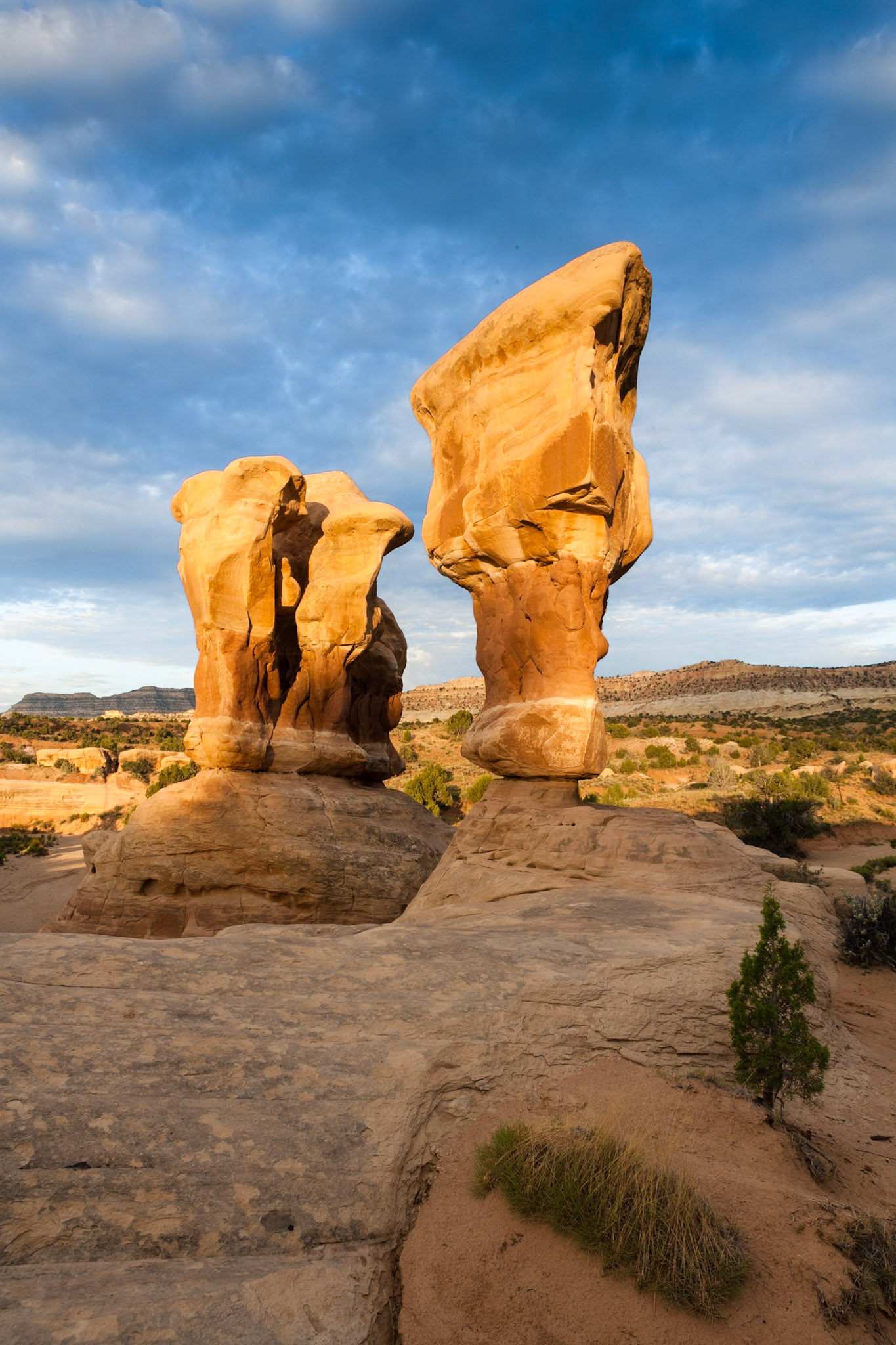 Sunrise at Devils Garden at Grand Staircase Escalante National Monument, Utah, USA