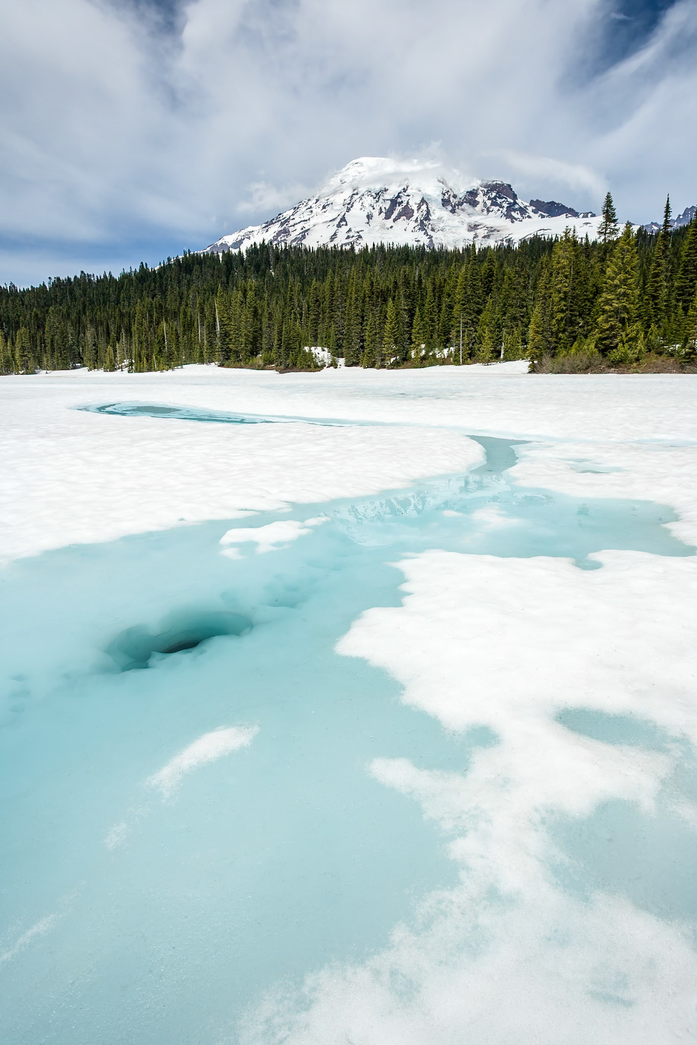 Reflection Lake and Mount Rainier at Mount Rainier Nat'l Park, WA, USA,