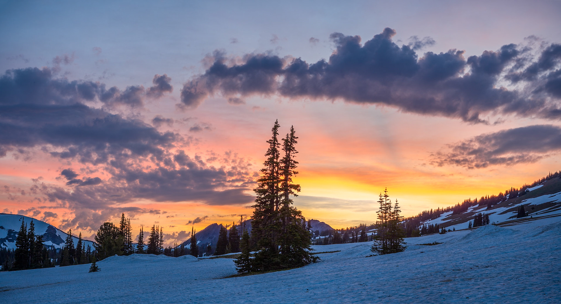 Sunset at Mount Rainier Nat'l Park Sunrise Point, WA, USA