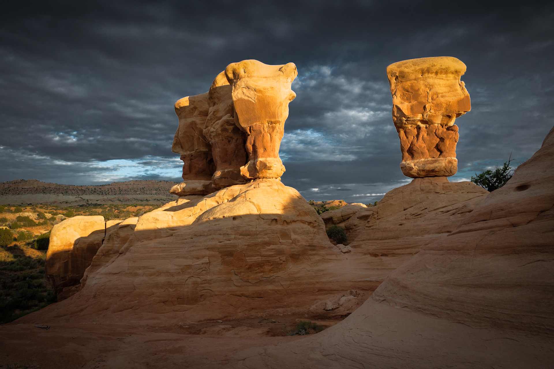 Sunrise at Devils Garden at Grand Staircase Escalante National Monument, Utah, USA
