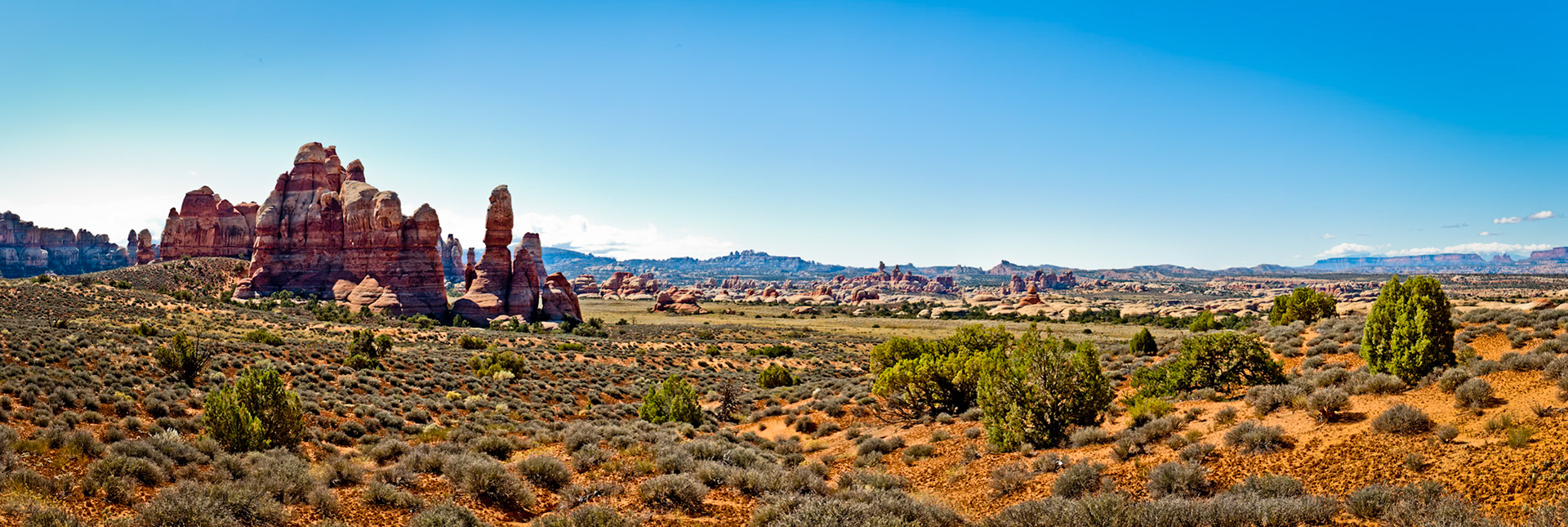 Panorama Chesler Park at Squaw Flat Loop Trail, Canyon Lands NP, UT
