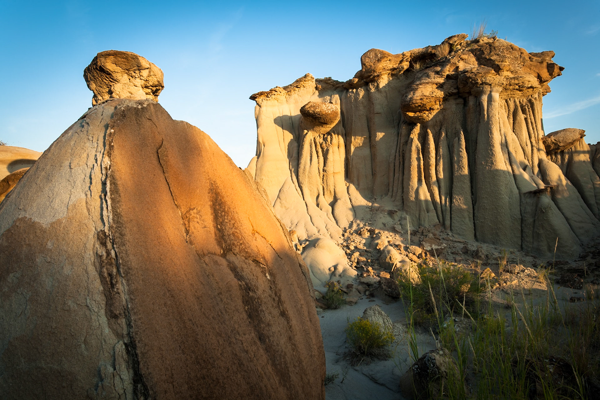 Hoodoos at Makoshika State Park at sunset, Montana, North America, USA